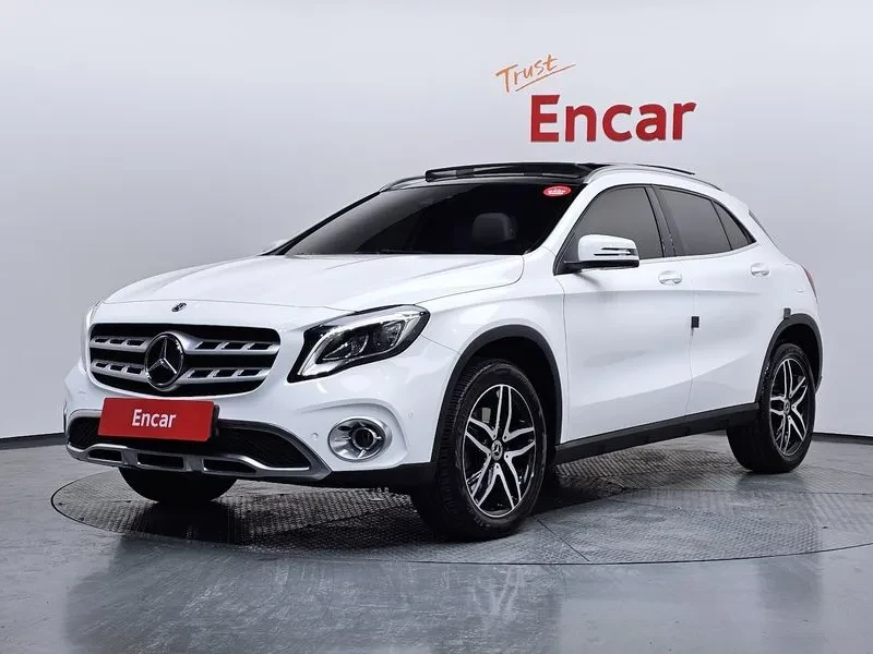 Mercedes-Benz GLA 220 Premium - 20075 € - 19949825 1 | Car24.bg Mercedes-Benz GLA 220 Premium - 20075 € - 19949825 1