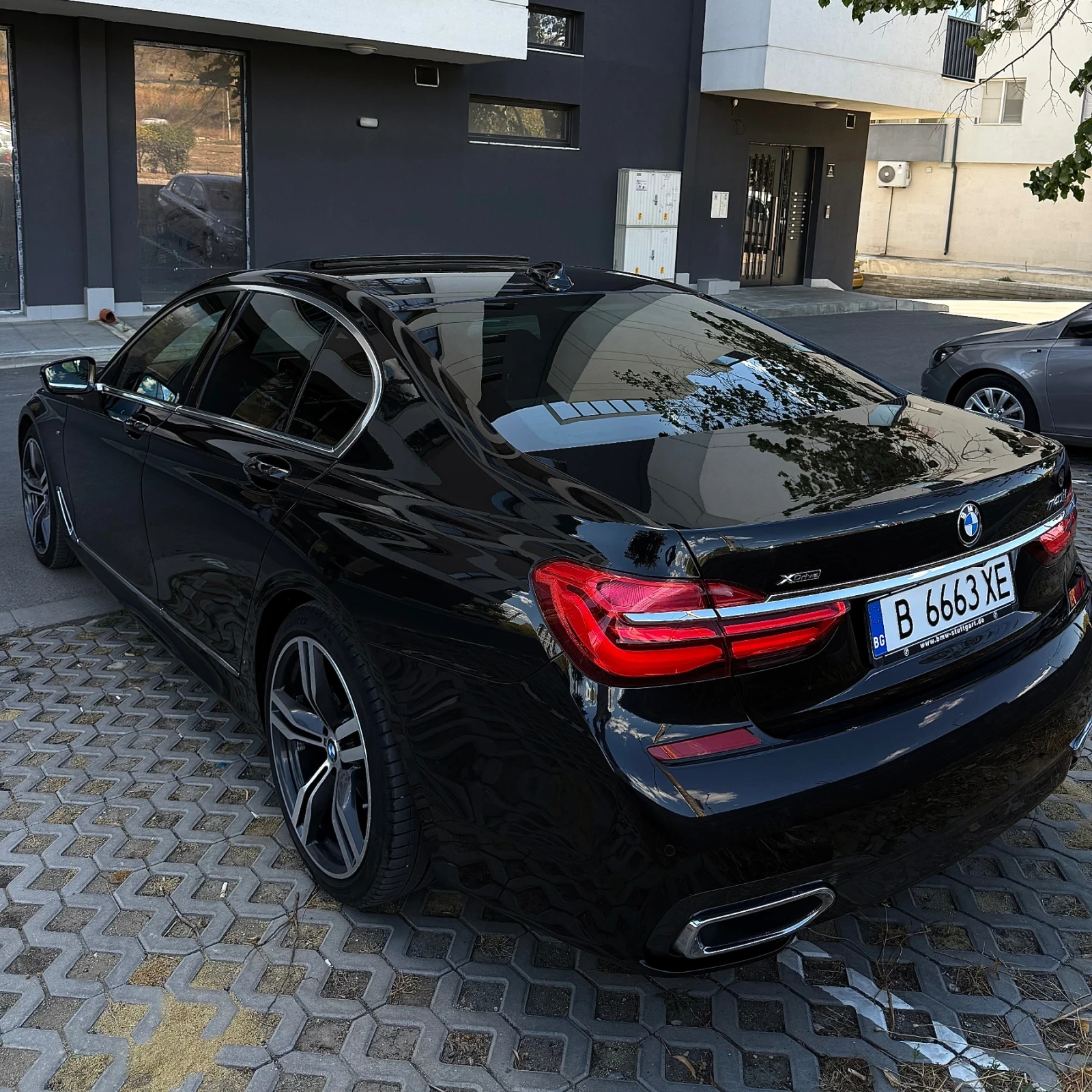 BMW 740 XD* МАСАЖ* ВАКУМ* ОБДУХ* AMBIENT* ЗАВИВАЩ ЗАДЕН МО - изображение 3 | Auto.bg BMW 740 XD* МАСАЖ* ВАКУМ* ОБДУХ* AMBIENT* ЗАВИВАЩ ЗАДЕН МО - изображение 3