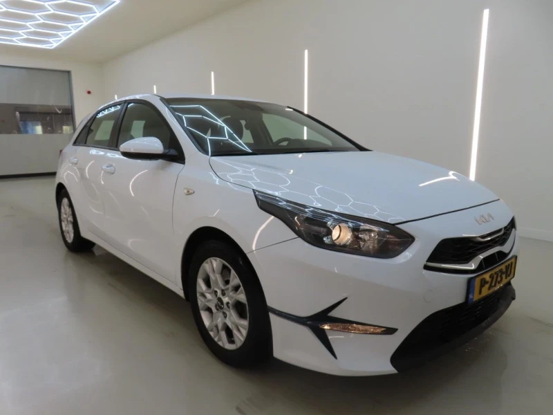 Kia Ceed 1.0 T-GDI - 11300 € / 22100.88 лв. - 23326781 1 | Car24.bg Kia Ceed 1.0 T-GDI - 11300 € / 22100.88 лв. - 23326781 1
