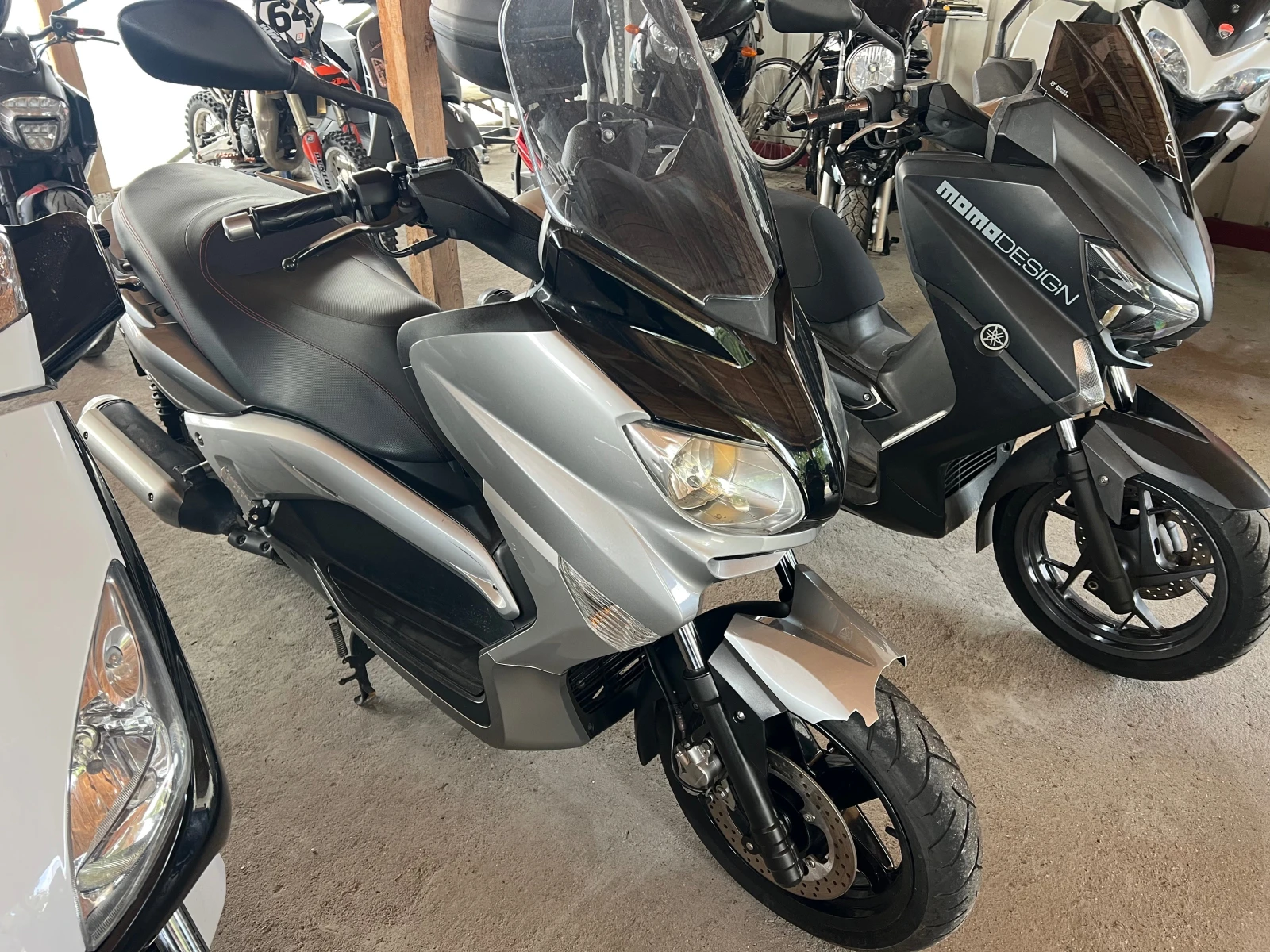 Yamaha X-max 250i Lizing - изображение 10 | Auto.bg Yamaha X-max 250i Lizing - изображение 10