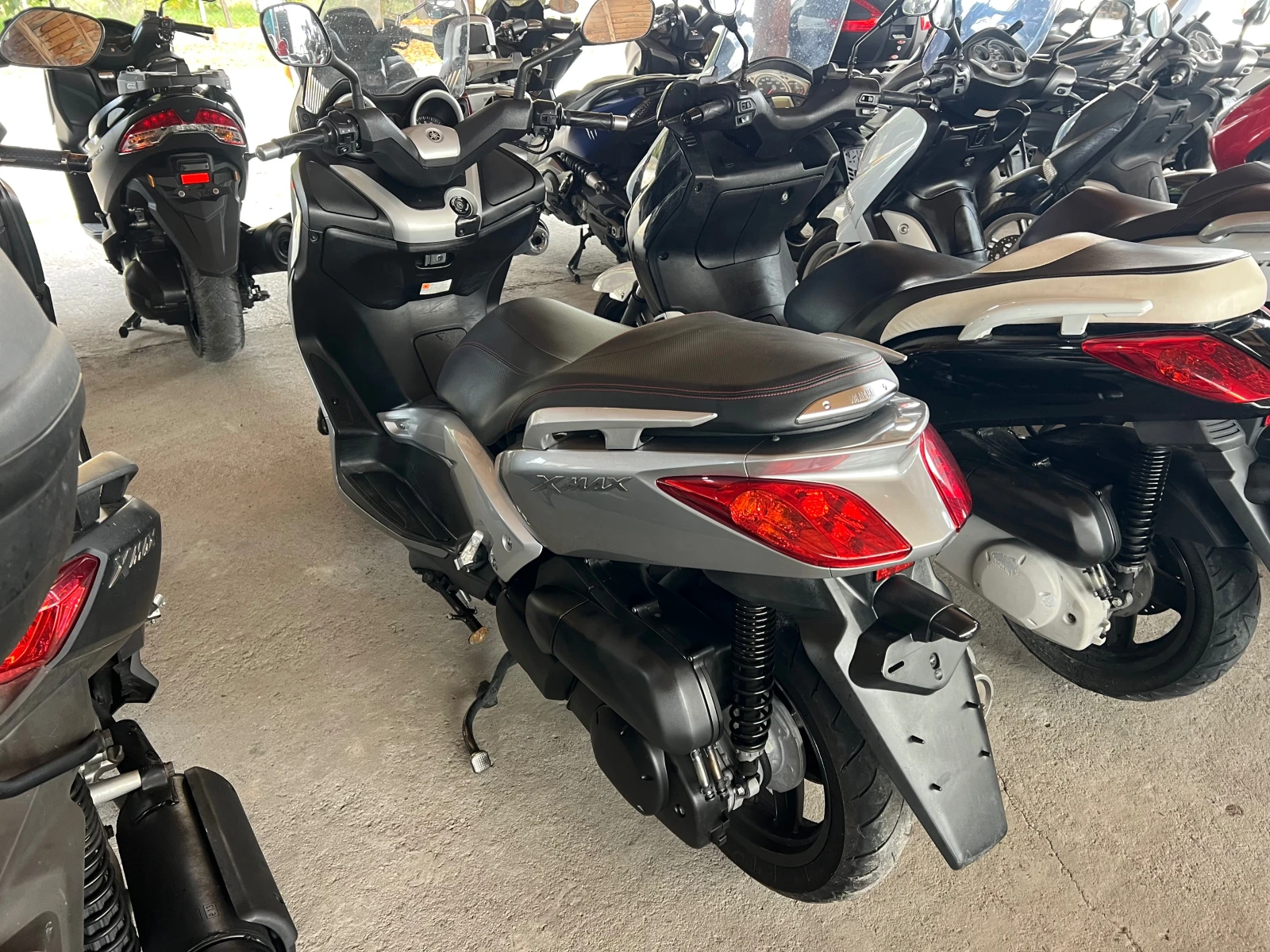 Yamaha X-max 250i Lizing - изображение 4 | Auto.bg Yamaha X-max 250i Lizing - изображение 4