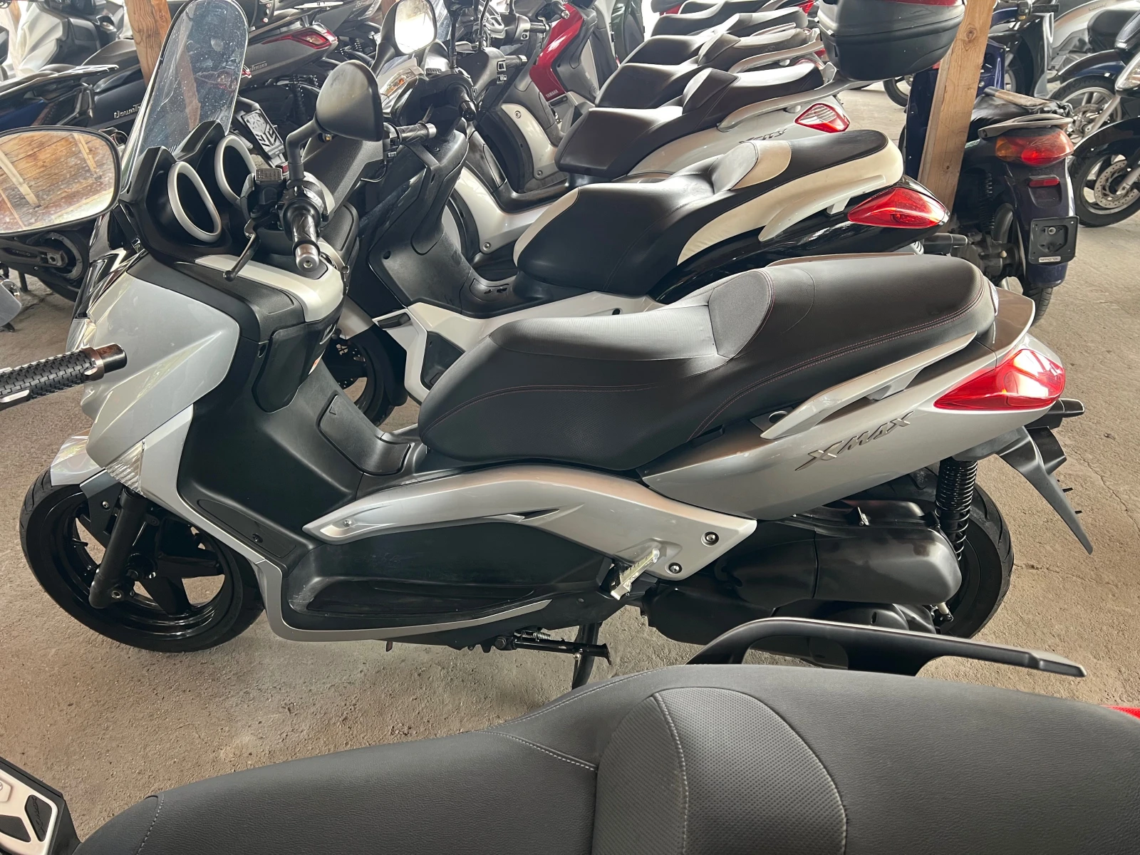 Yamaha X-max 250i Lizing - изображение 7 | Auto.bg Yamaha X-max 250i Lizing - изображение 7