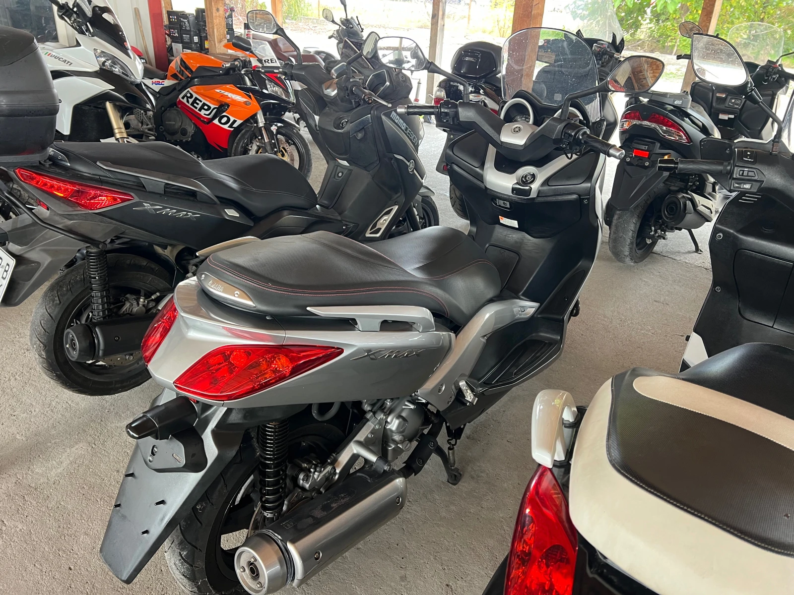 Yamaha X-max 250i Lizing - изображение 5 | Auto.bg Yamaha X-max 250i Lizing - изображение 5