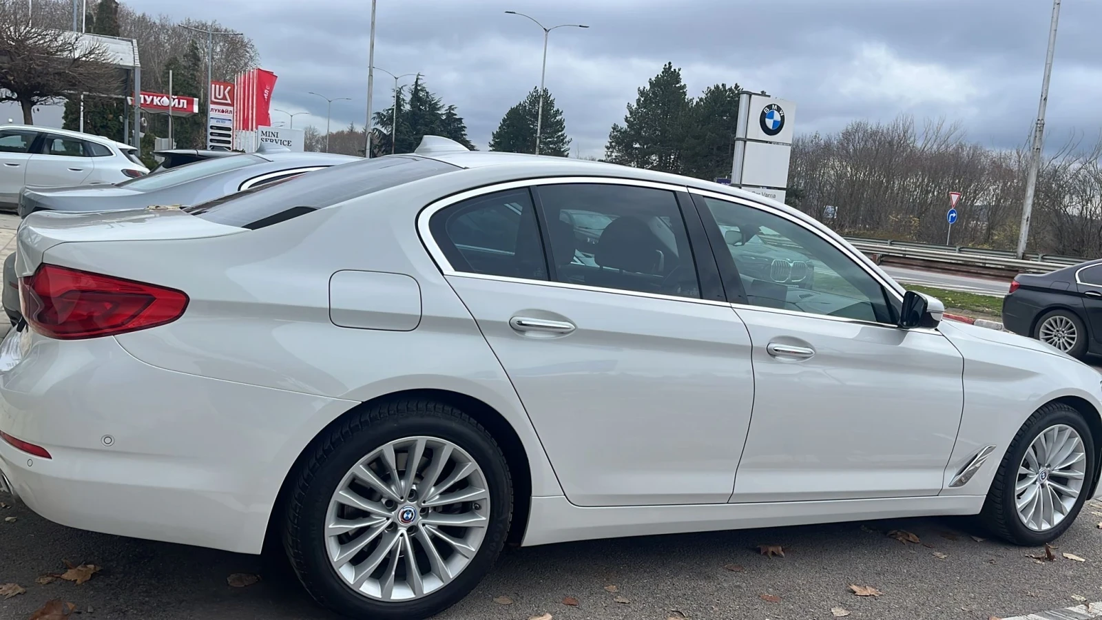 BMW 520 XDrive  Luxury Line - изображение 3 | Auto.bg BMW 520 XDrive  Luxury Line - изображение 3