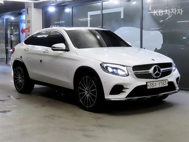 Mercedes-Benz GLC 300 4MATIC AMG LINE HEAD UP 360CAM PANORAMA BURMESTER - 20900 € / 40876.85 лв. - 54403085 1 | Car24.bg Mercedes-Benz GLC 300 4MATIC AMG LINE HEAD UP 360CAM PANORAMA BURMESTER - 20900 € / 40876.85 лв. - 54403085 1