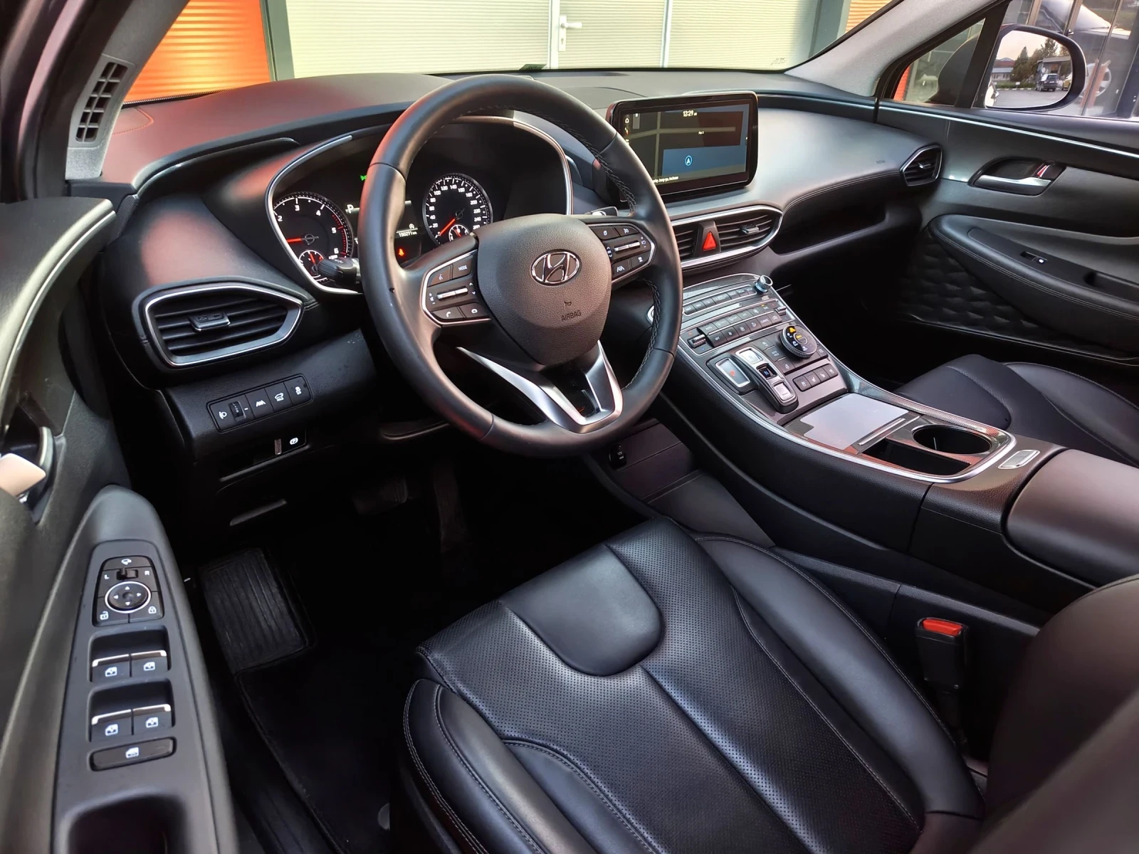 Hyundai Santa fe FACELIFT//2.2 CRDi//4WD//DCT/8 СКОРОСТИ/PREMIUM - изображение 5 | Auto.bg Hyundai Santa fe FACELIFT//2.2 CRDi//4WD//DCT/8 СКОРОСТИ/PREMIUM - изображение 5
