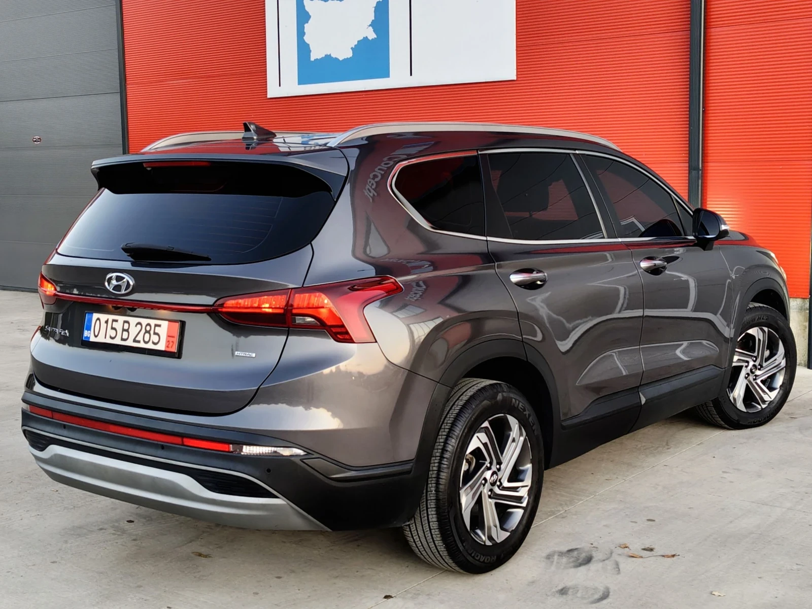 Hyundai Santa fe FACELIFT//2.2 CRDi//4WD//DCT/8 СКОРОСТИ/PREMIUM - изображение 3 | Auto.bg Hyundai Santa fe FACELIFT//2.2 CRDi//4WD//DCT/8 СКОРОСТИ/PREMIUM - изображение 3