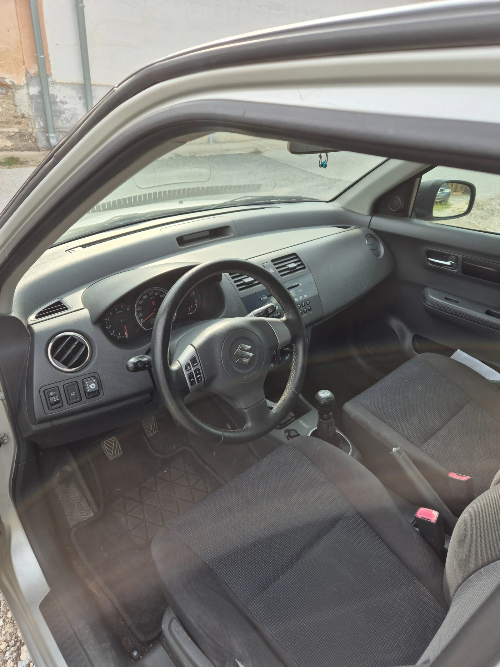 Suzuki Swift  - изображение 5 | Auto.bg Suzuki Swift  - изображение 5