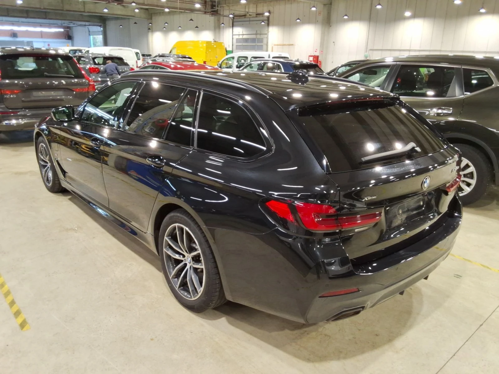 BMW 530E * M Sport - xDrive - Хибрид * АВТОФИНАНСИРАНЕ*  - изображение 3 | Auto.bg BMW 530E * M Sport - xDrive - Хибрид * АВТОФИНАНСИРАНЕ*  - изображение 3