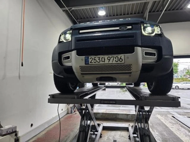 Land Rover Defender D240* BLIND SPOT* 360* ПОДГРЕВ ВОЛАН* ЛЮК* КРАЙНА - 40999 € - 14535063 1 | Car24.bg Land Rover Defender D240* BLIND SPOT* 360* ПОДГРЕВ ВОЛАН* ЛЮК* КРАЙНА - 40999 € - 14535063 1