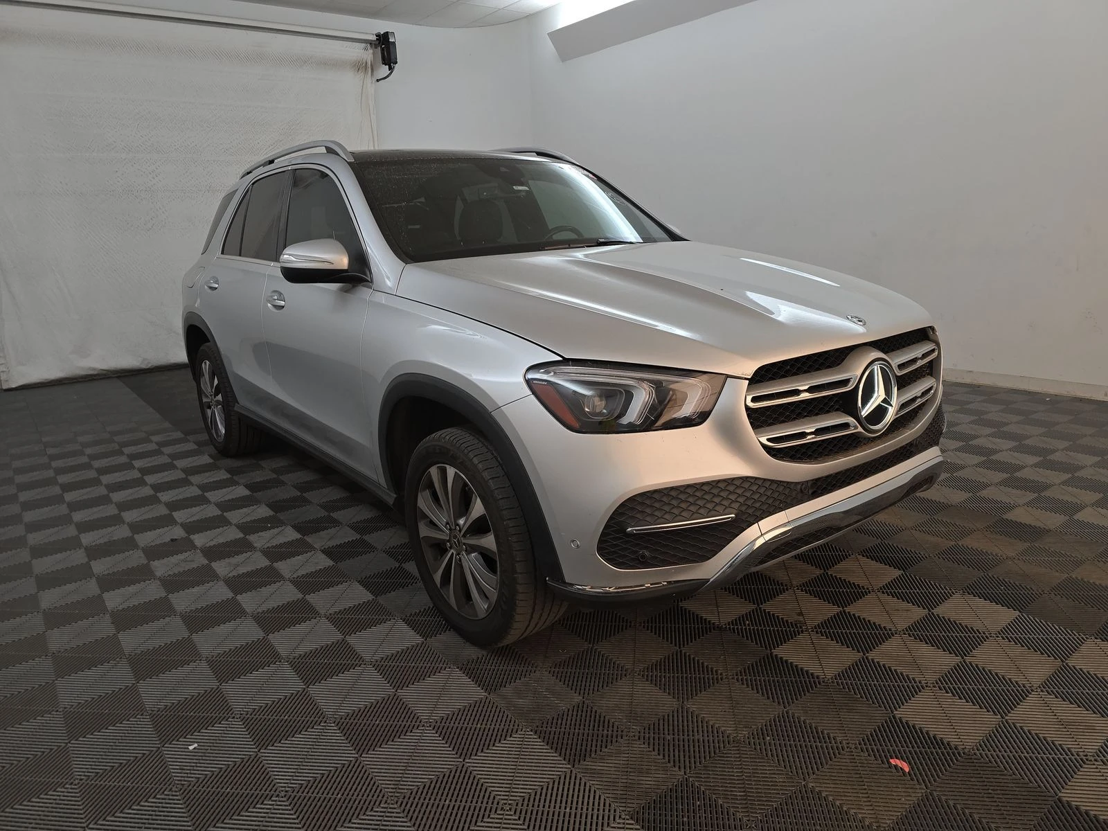 Mercedes-Benz GLE 350 BURMASTER* DESIGNO* PANO* AMBIENT* KEYLESS GO* NAP - изображение 3 | Auto.bg Mercedes-Benz GLE 350 BURMASTER* DESIGNO* PANO* AMBIENT* KEYLESS GO* NAP - изображение 3