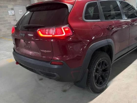 Jeep Cherokee * Trailhawk * CARFAX * БЕЗ ПЪРВОНАЧАЛНА ВНОСКА | Auto.bg — изображение 15 Jeep Cherokee * Trailhawk * CARFAX * БЕЗ ПЪРВОНАЧАЛНА ВНОСКА | Auto.bg — изображение 15