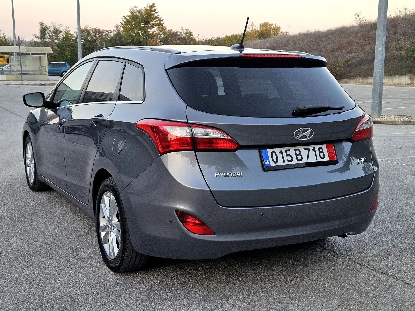Hyundai I30 1.6 128 к.с. PREMIUM * НАВИГАЦИЯ * КОЖА * ПАНОРАМА - изображение 6 | Auto.bg Hyundai I30 1.6 128 к.с. PREMIUM * НАВИГАЦИЯ * КОЖА * ПАНОРАМА - изображение 6
