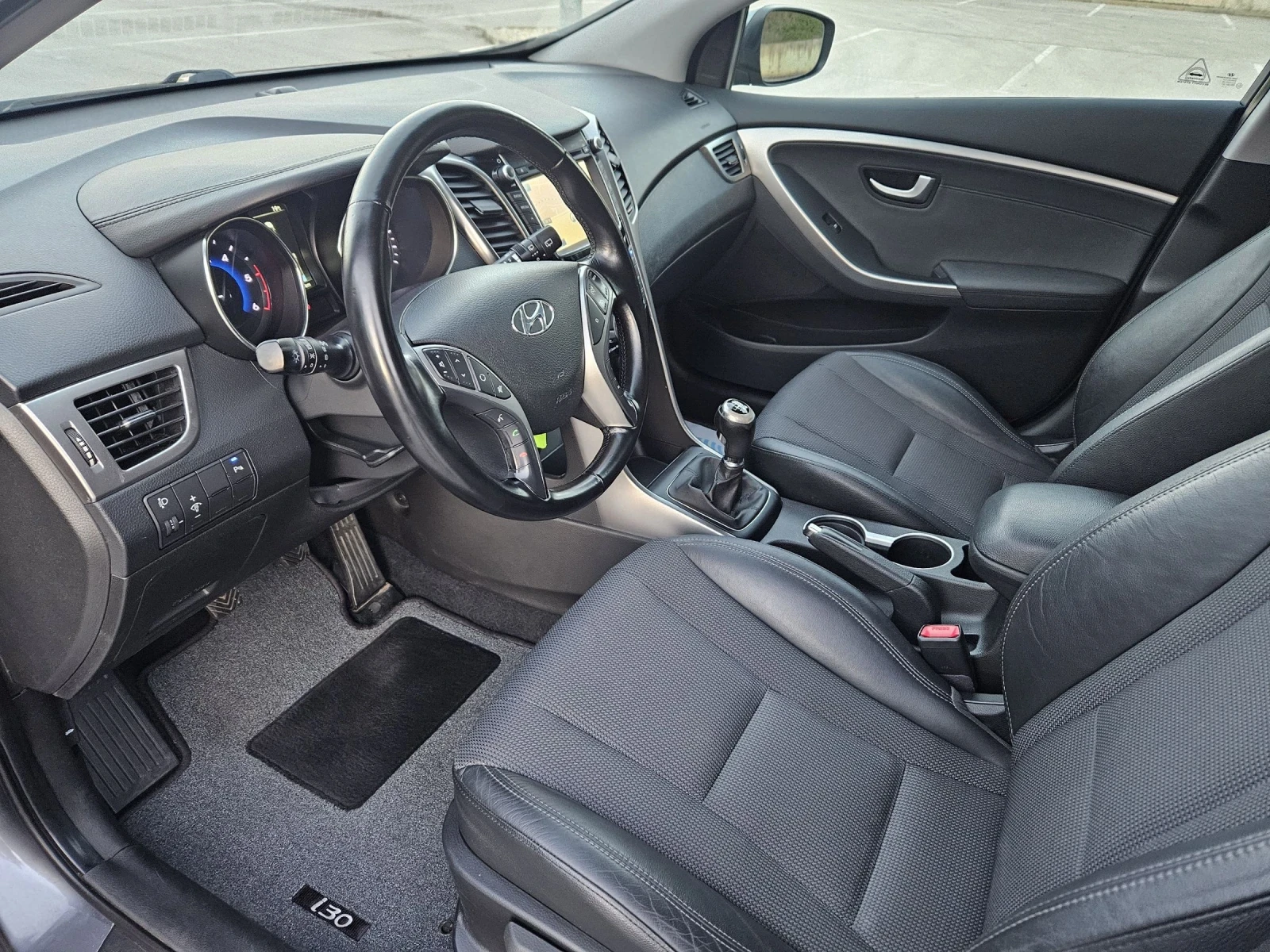 Hyundai I30 1.6 128 к.с. PREMIUM * НАВИГАЦИЯ * КОЖА * ПАНОРАМА - изображение 9 | Auto.bg Hyundai I30 1.6 128 к.с. PREMIUM * НАВИГАЦИЯ * КОЖА * ПАНОРАМА - изображение 9