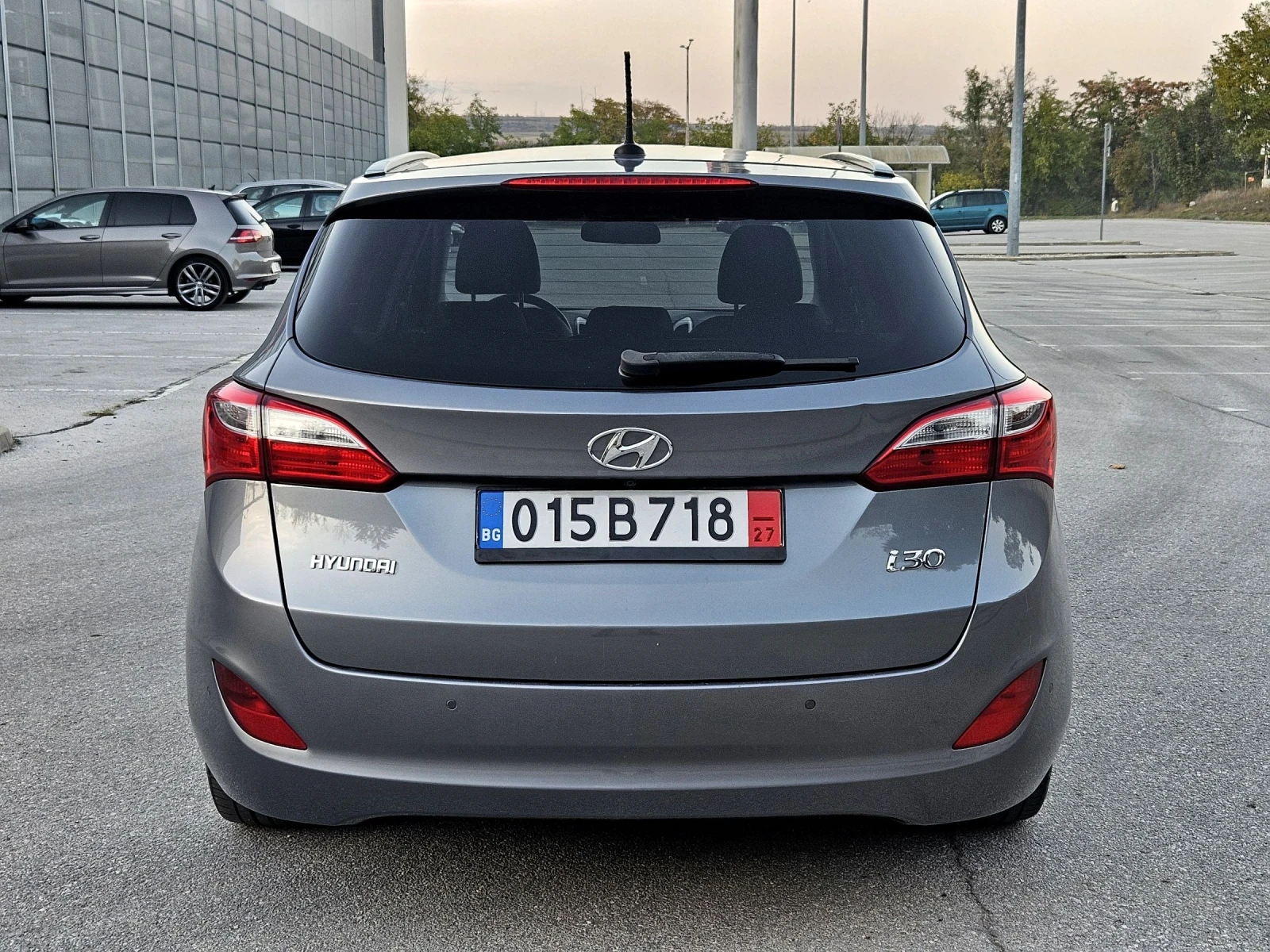 Hyundai I30 1.6 128 к.с. PREMIUM * НАВИГАЦИЯ * КОЖА * ПАНОРАМА - изображение 5 | Auto.bg Hyundai I30 1.6 128 к.с. PREMIUM * НАВИГАЦИЯ * КОЖА * ПАНОРАМА - изображение 5