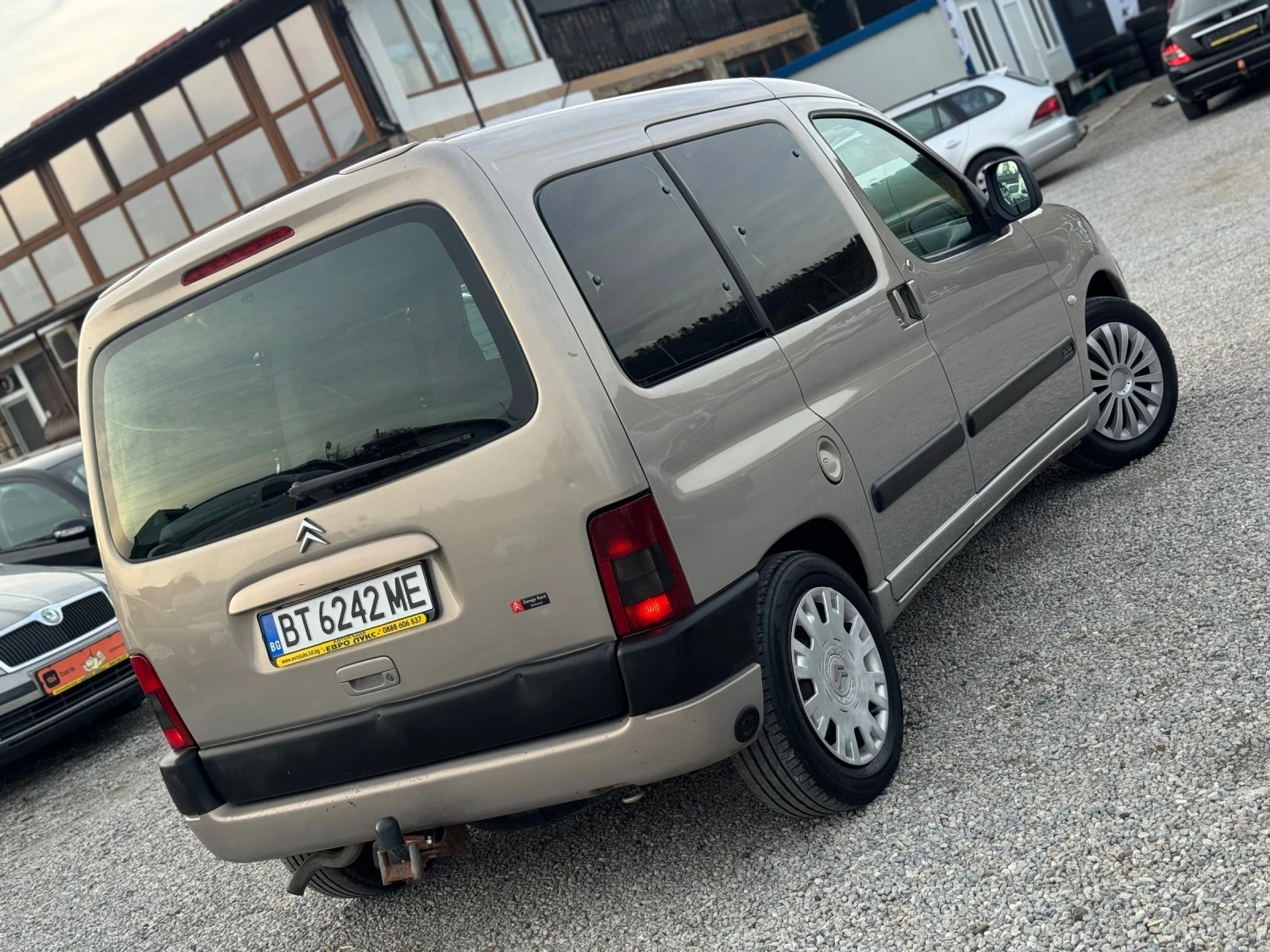 Citroen Berlingo 1.6i 109кс ГАЗ-БЕНЗИН КЛИМАТИК 4-врати - изображение 6 | Auto.bg Citroen Berlingo 1.6i 109кс ГАЗ-БЕНЗИН КЛИМАТИК 4-врати - изображение 6