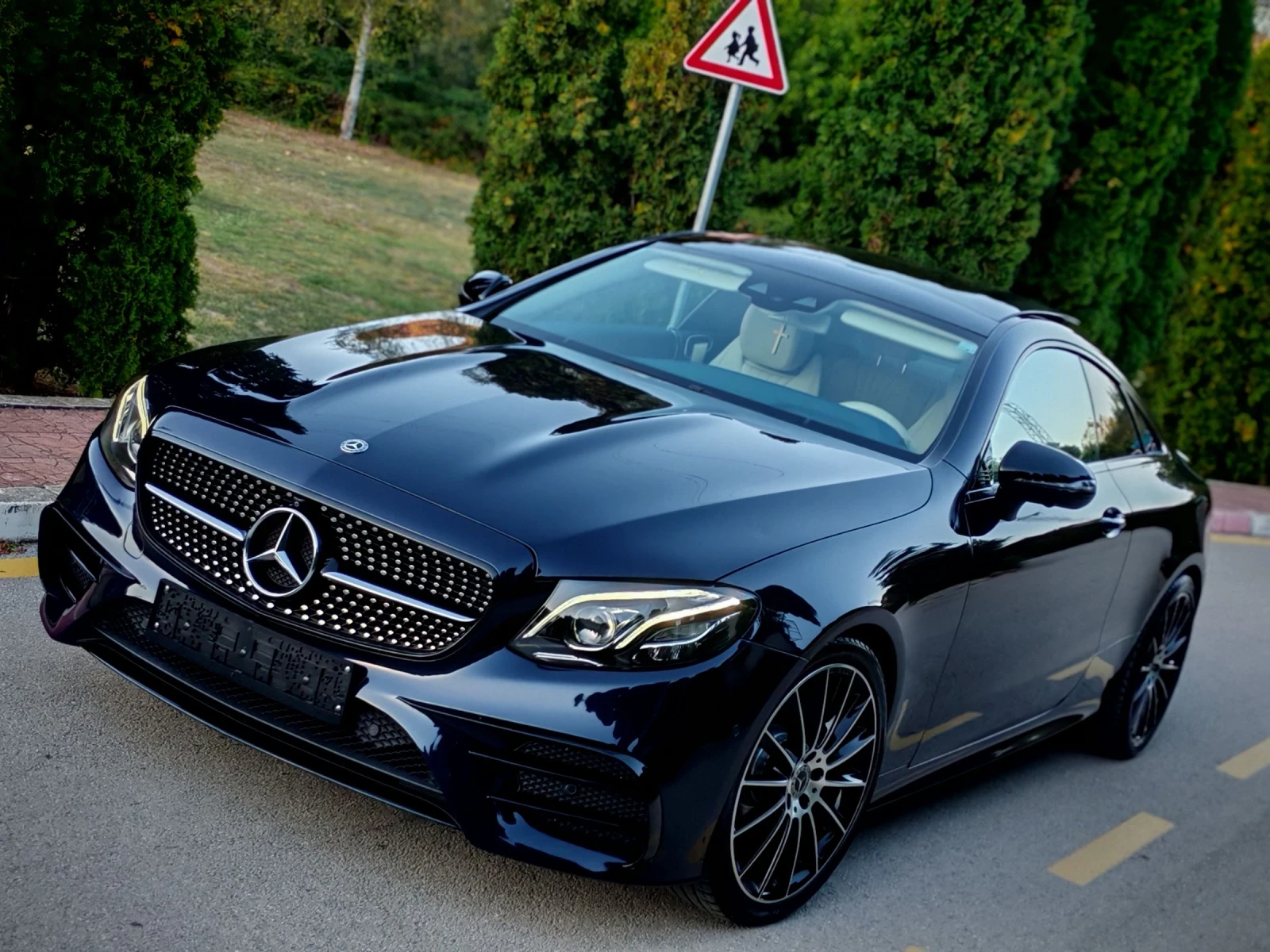 Mercedes-Benz E 300 300D* AMG-LINE* EXCLUSIVE* НОВ ВНОС*  - изображение 2 | Auto.bg Mercedes-Benz E 300 300D* AMG-LINE* EXCLUSIVE* НОВ ВНОС*  - изображение 2