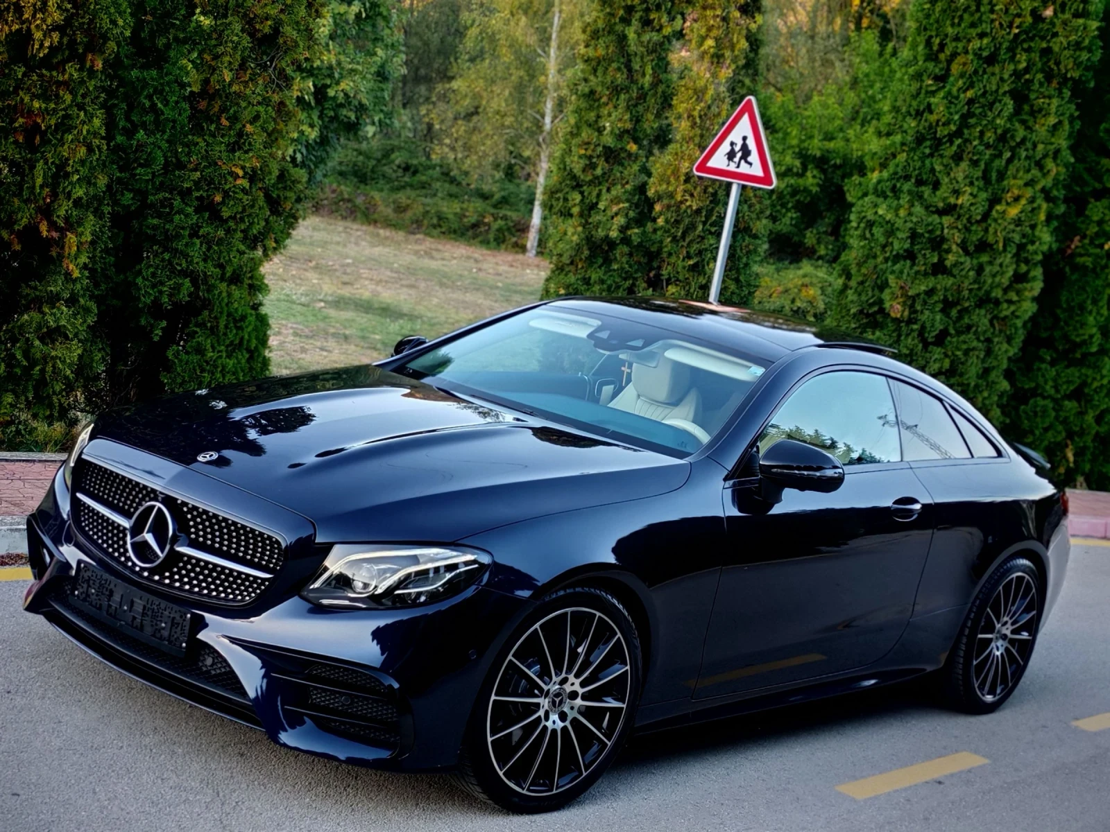 Mercedes-Benz E 300 300D* AMG-LINE* EXCLUSIVE* НОВ ВНОС*  - изображение 3 | Auto.bg Mercedes-Benz E 300 300D* AMG-LINE* EXCLUSIVE* НОВ ВНОС*  - изображение 3