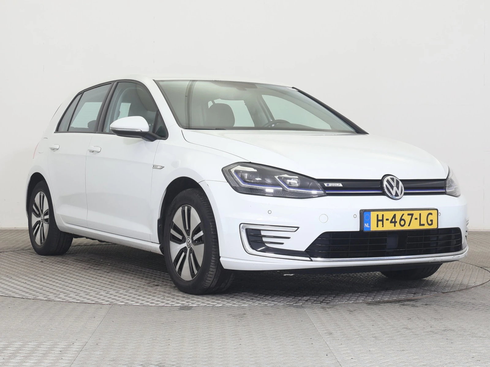 VW Golf Electric | Auto.bg — изображение 1 VW Golf Electric | Auto.bg — изображение 1
