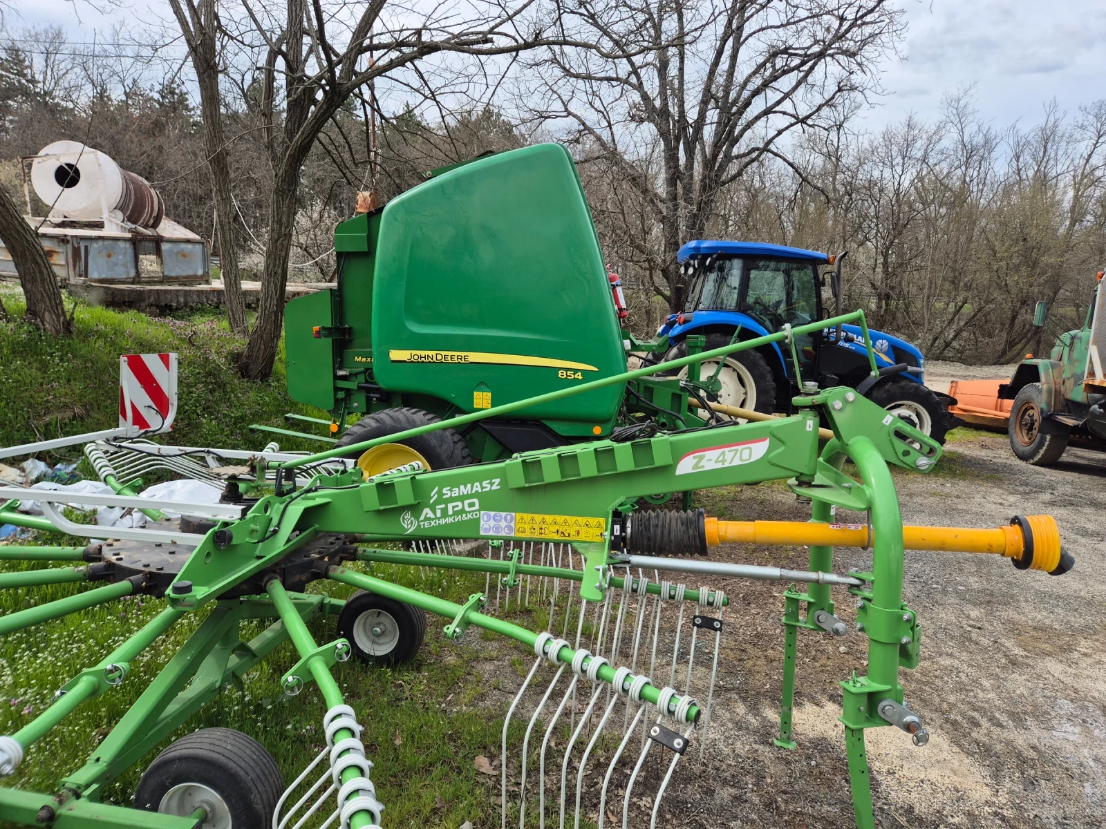 Балировачка John Deere 854 | Auto.bg — изображение 1 Балировачка John Deere 854 | Auto.bg — изображение 1