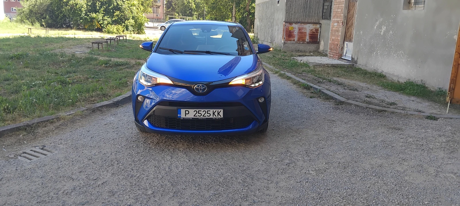 Toyota C-HR undefined | Auto.bg — изображение 1 Toyota C-HR undefined | Auto.bg — изображение 1