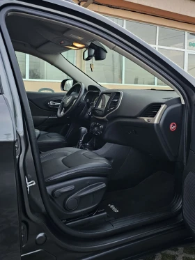 Jeep Cherokee 2.2 CRDI 4WD Night Eagle 200к.с. - 22300 лв. / 11401.81 € - 99926014 9 | Car24.bg Jeep Cherokee 2.2 CRDI 4WD Night Eagle 200к.с. - 22300 лв. / 11401.81 € - 99926014 9