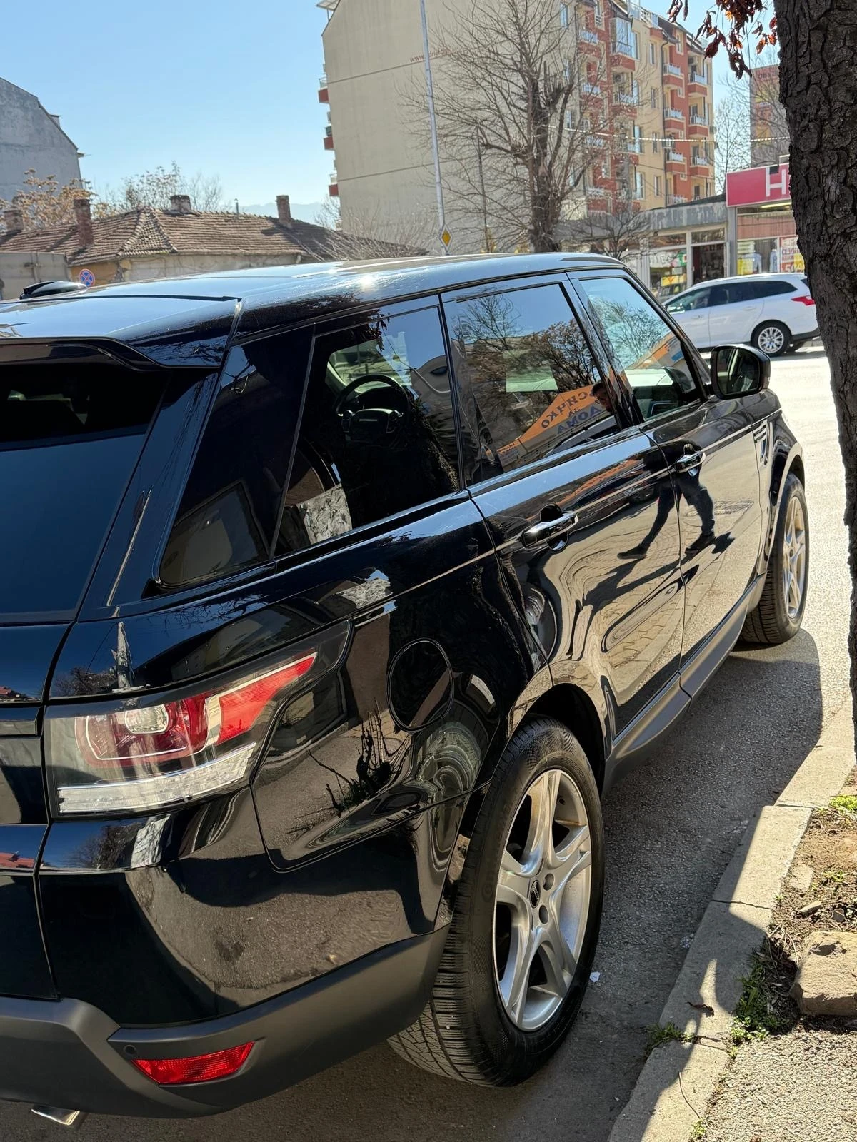 Land Rover Range Rover Sport Вакум-360 камера- печка- панорамен таван- keyless - изображение 4 | Auto.bg Land Rover Range Rover Sport Вакум-360 камера- печка- панорамен таван- keyless - изображение 4