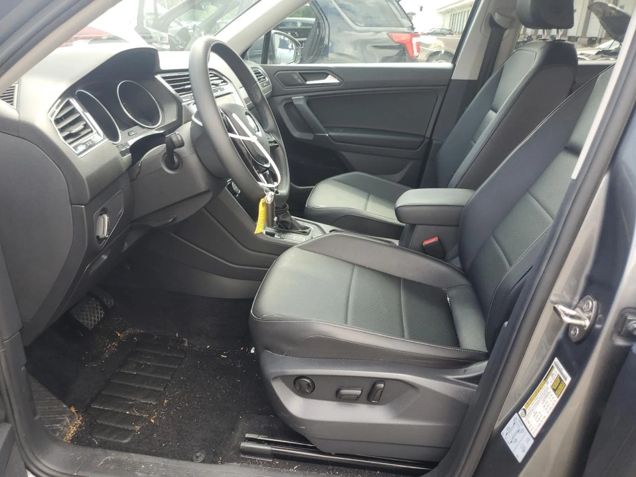 VW Tiguan SE 2.0L 4X4 * КЛИП НА ДВИГАТЕЛ* * ЛИЗИНГ*  - изображение 7 | Auto.bg VW Tiguan SE 2.0L 4X4 * КЛИП НА ДВИГАТЕЛ* * ЛИЗИНГ*  - изображение 7