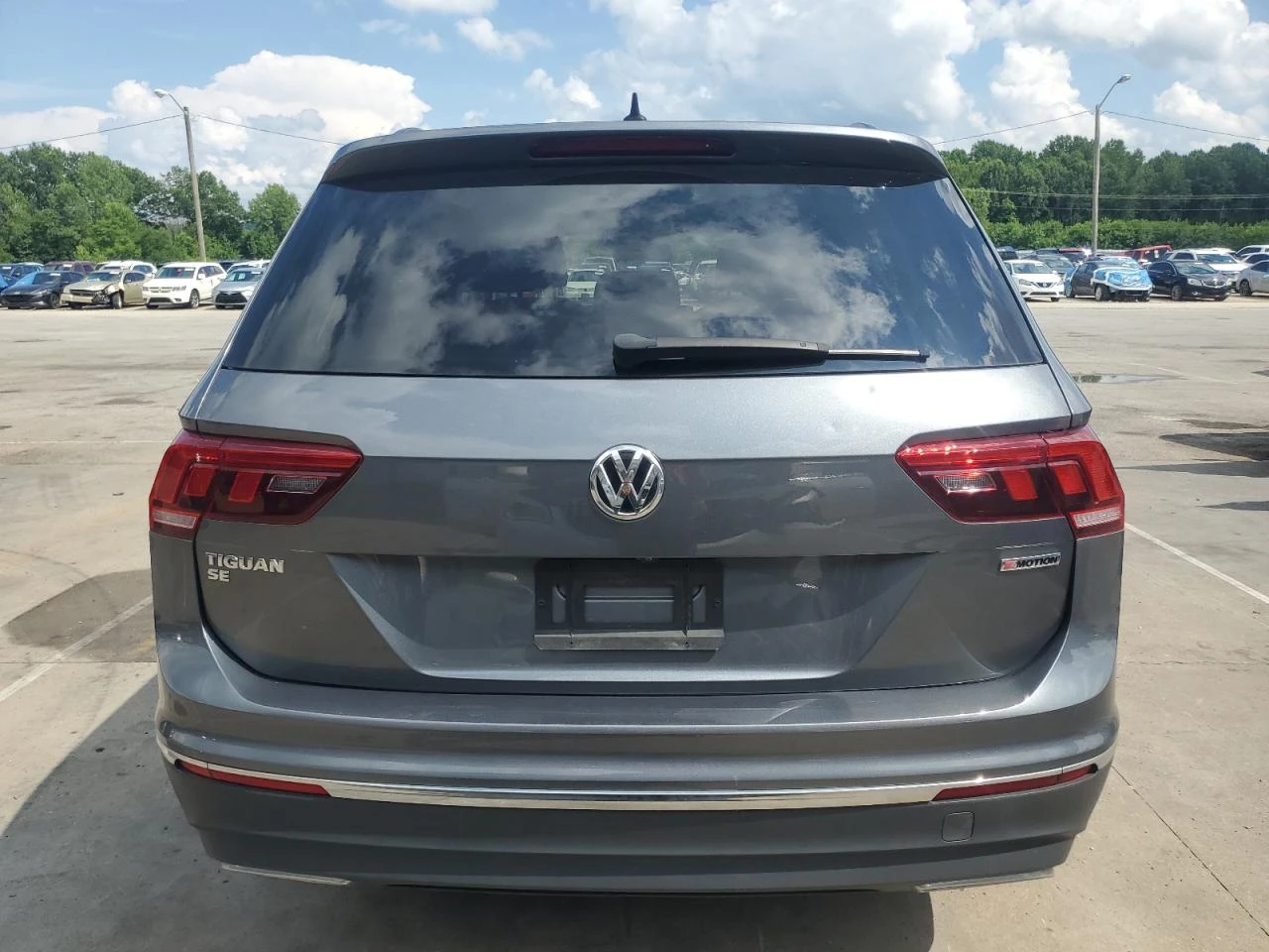 VW Tiguan SE 2.0L 4X4 * КЛИП НА ДВИГАТЕЛ* * ЛИЗИНГ*  - изображение 6 | Auto.bg VW Tiguan SE 2.0L 4X4 * КЛИП НА ДВИГАТЕЛ* * ЛИЗИНГ*  - изображение 6