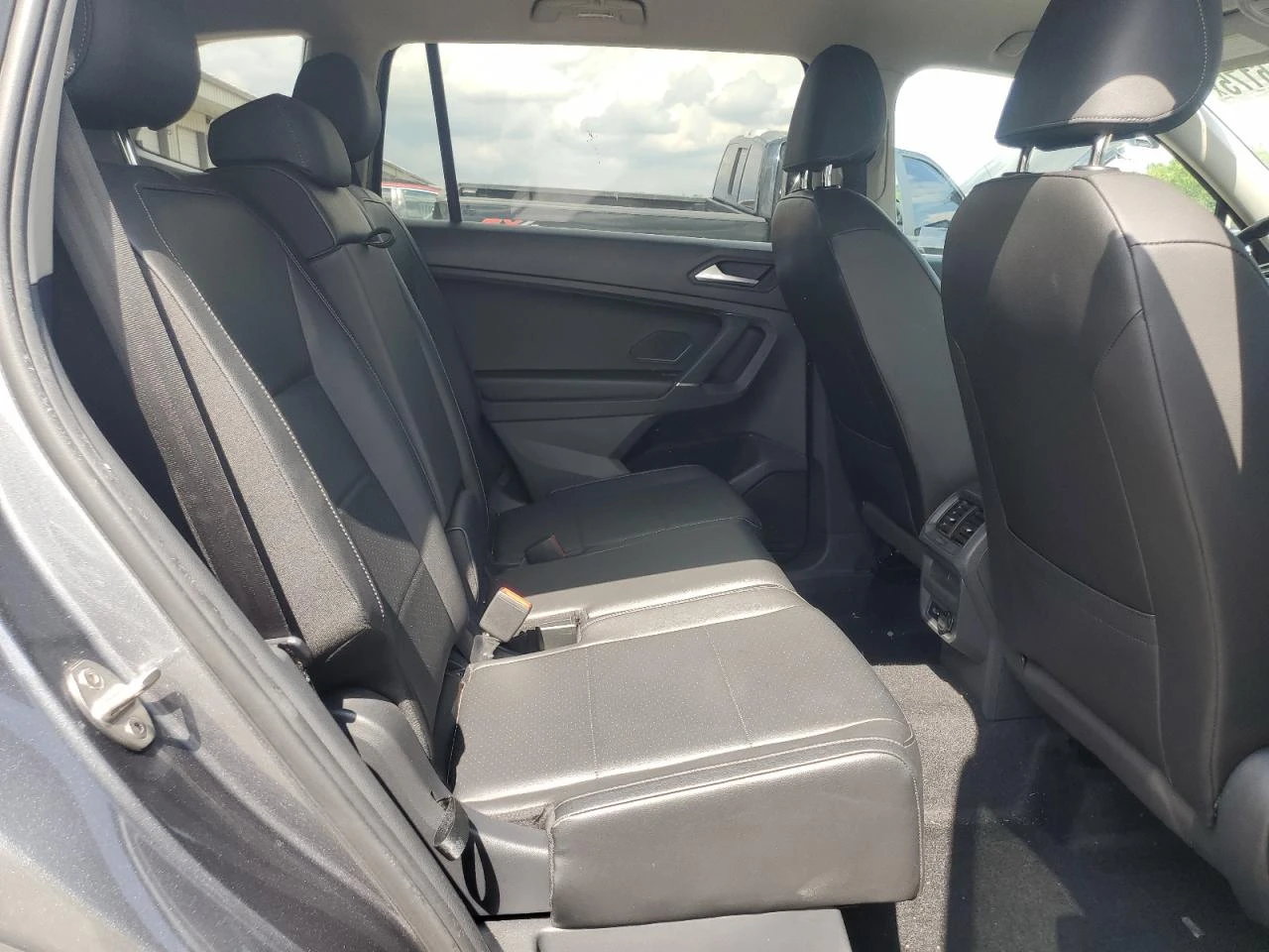 VW Tiguan SE 2.0L 4X4 * КЛИП НА ДВИГАТЕЛ* * ЛИЗИНГ*  - изображение 10 | Auto.bg VW Tiguan SE 2.0L 4X4 * КЛИП НА ДВИГАТЕЛ* * ЛИЗИНГ*  - изображение 10