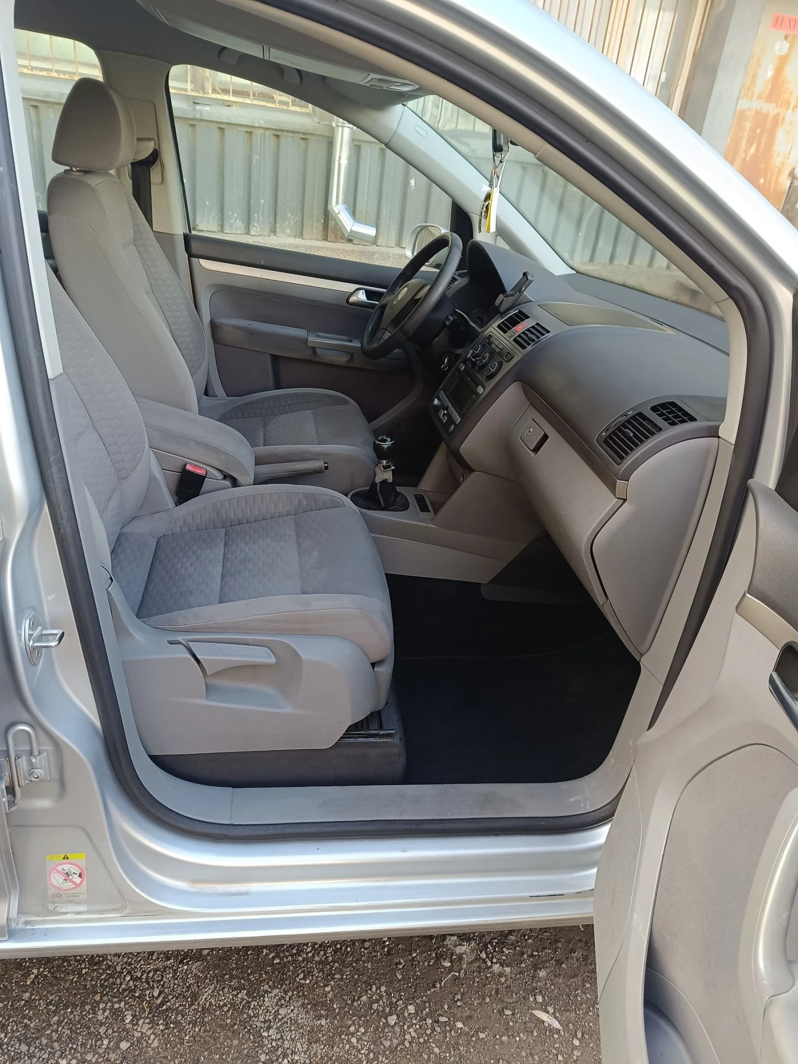 VW Touran 1.9 TDI, 105кс.Фейс - изображение 8 | Auto.bg VW Touran 1.9 TDI, 105кс.Фейс - изображение 8