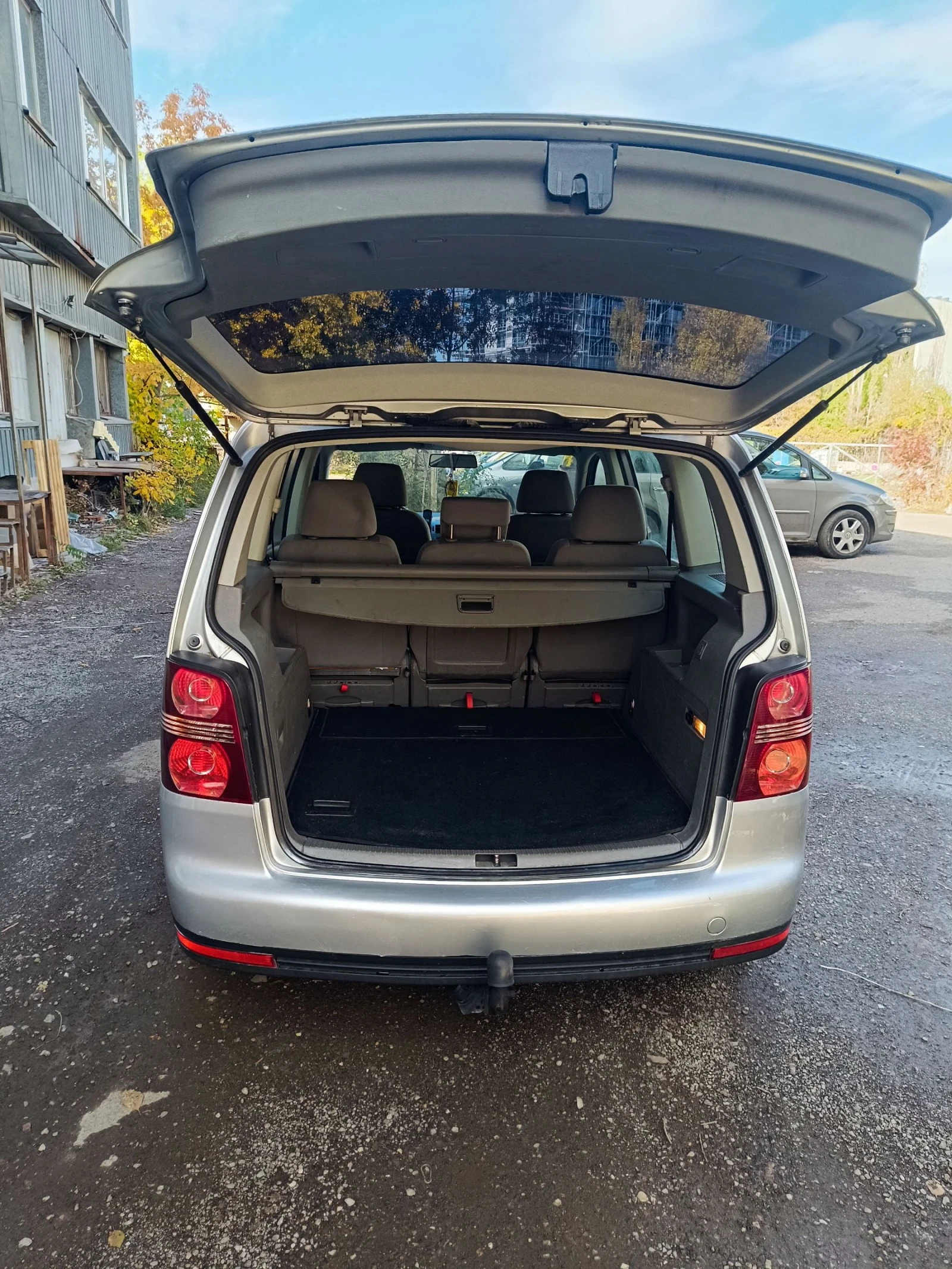 VW Touran 1.9 TDI, 105кс.Фейс - изображение 5 | Auto.bg VW Touran 1.9 TDI, 105кс.Фейс - изображение 5