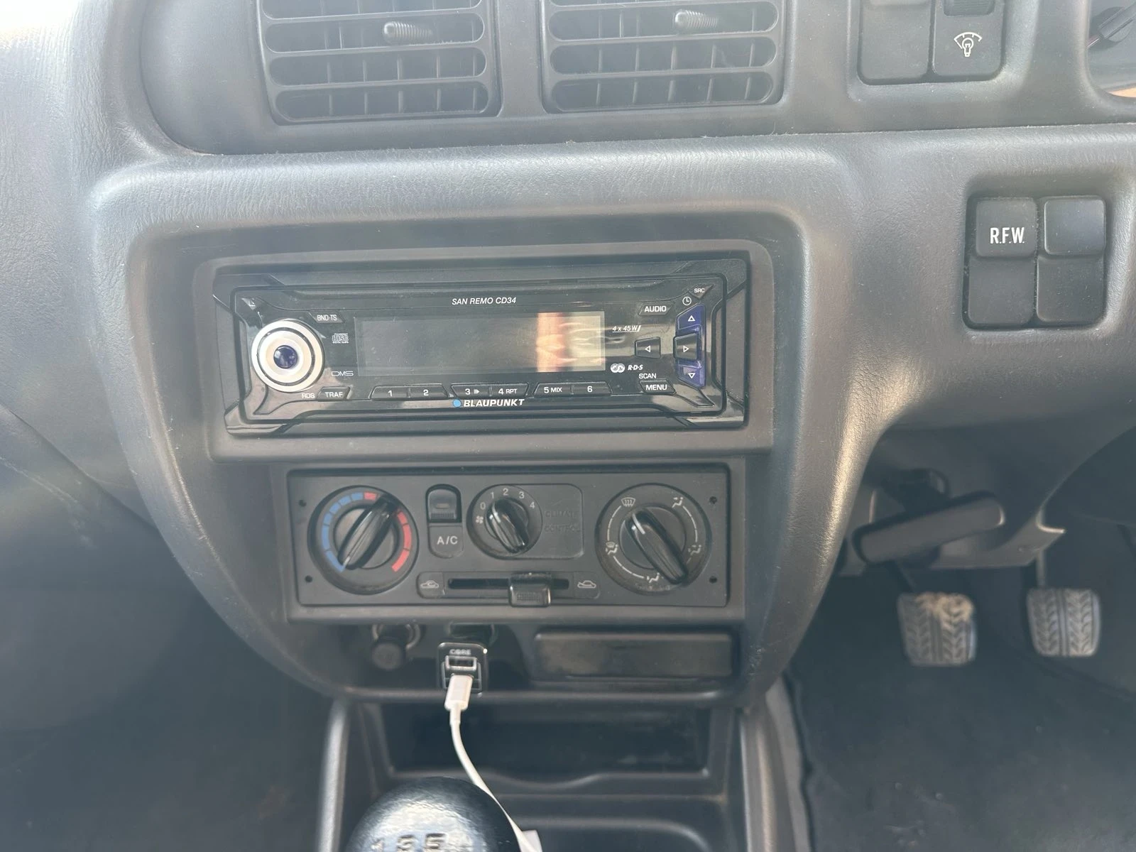 Mitsubishi L200 Пикап - изображение 7 | Auto.bg Mitsubishi L200 Пикап - изображение 7