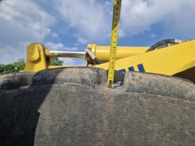 Челен товарач Komatsu D400E | Auto.bg — изображение 8 Челен товарач Komatsu D400E | Auto.bg — изображение 8