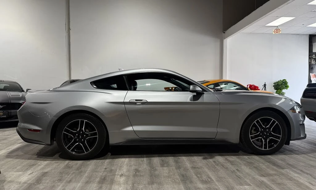 Ford Mustang EcoBoost Premium ОБДУХВАНЕ* KEYLESS* CAM* CARPLAY* - изображение 3 | Auto.bg Ford Mustang EcoBoost Premium ОБДУХВАНЕ* KEYLESS* CAM* CARPLAY* - изображение 3