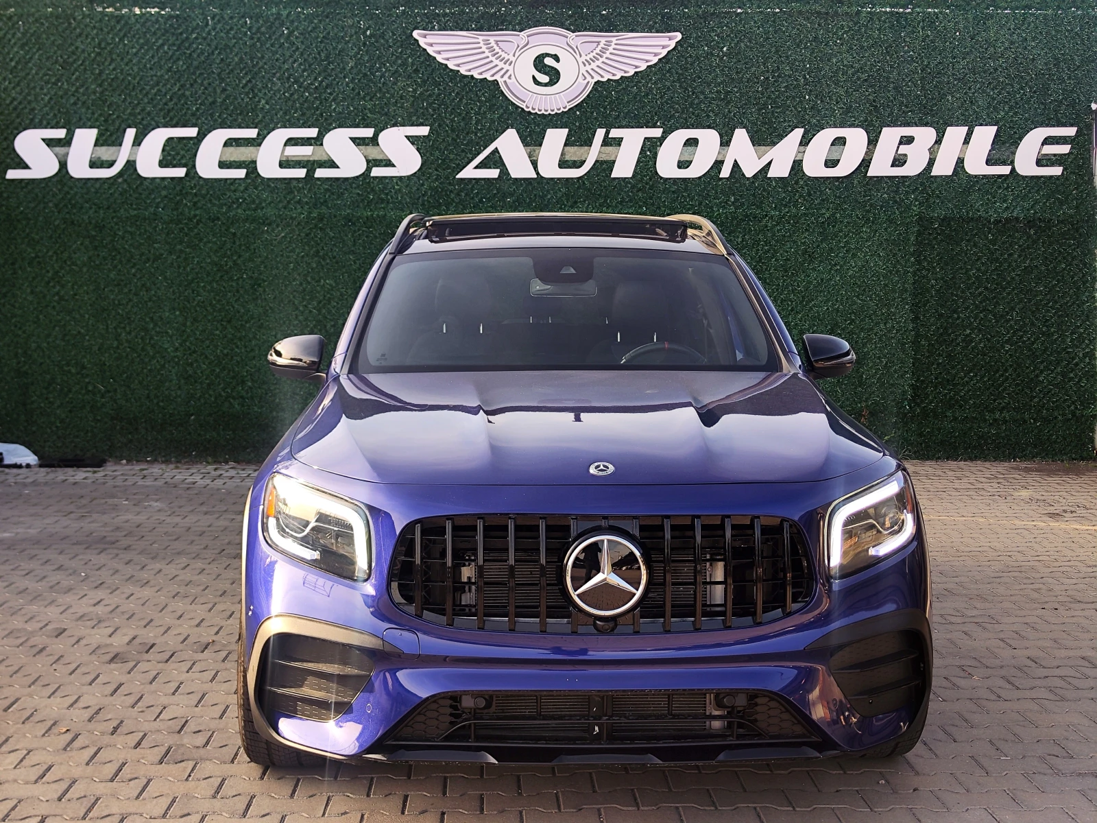 Mercedes-Benz GLB35AMG CARBON* PANORAMA* PODGREV* CAMERA* LIZING | Auto.bg — изображение 1 Mercedes-Benz GLB35AMG CARBON* PANORAMA* PODGREV* CAMERA* LIZING | Auto.bg — изображение 1