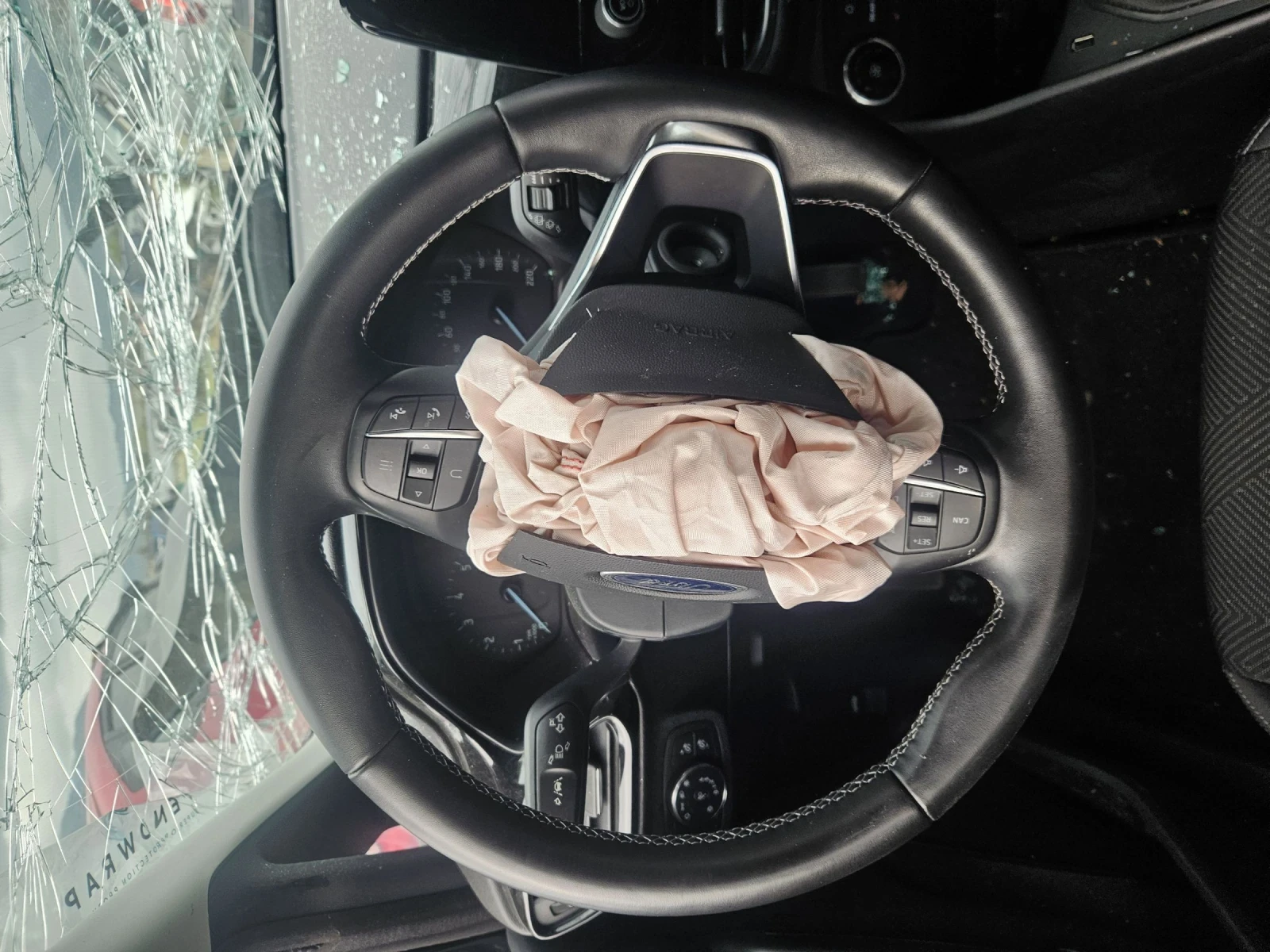 Ford Fiesta 1.0i - изображение 6 | Auto.bg Ford Fiesta 1.0i - изображение 6