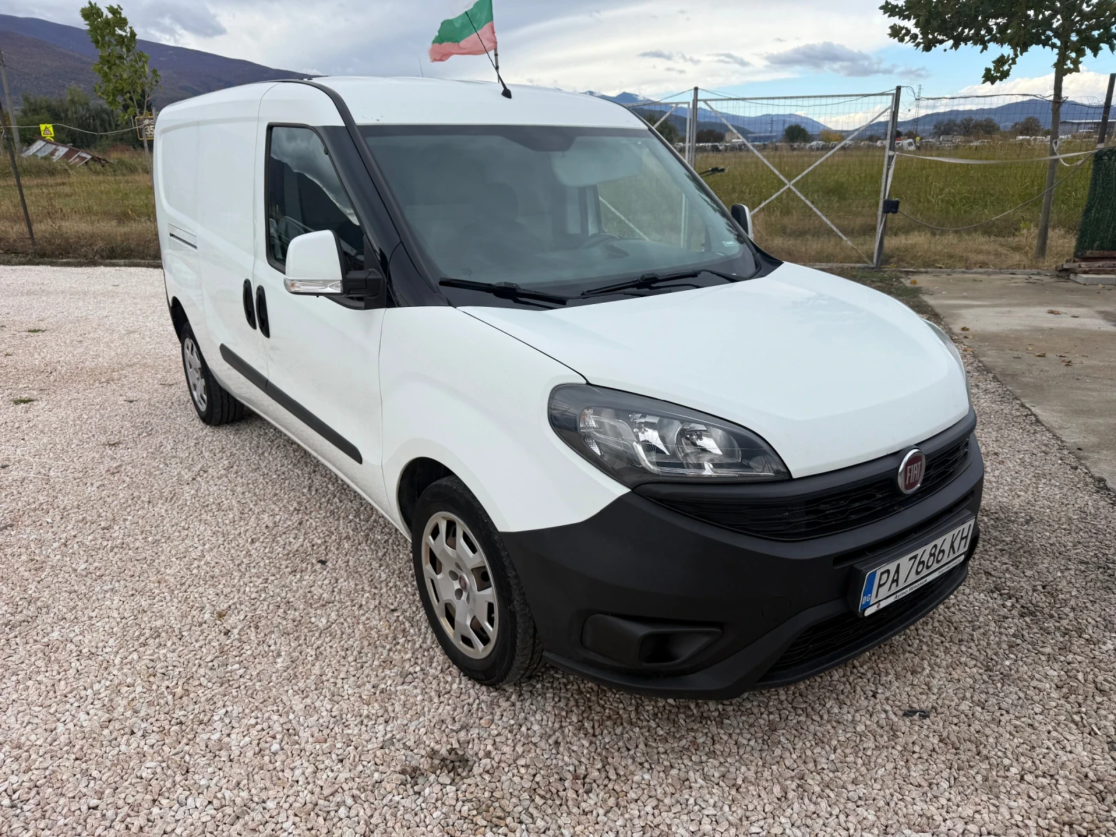 Fiat Doblo Maxi Фабричнен метан.Като нова!!! - изображение 3 | Auto.bg Fiat Doblo Maxi Фабричнен метан.Като нова!!! - изображение 3