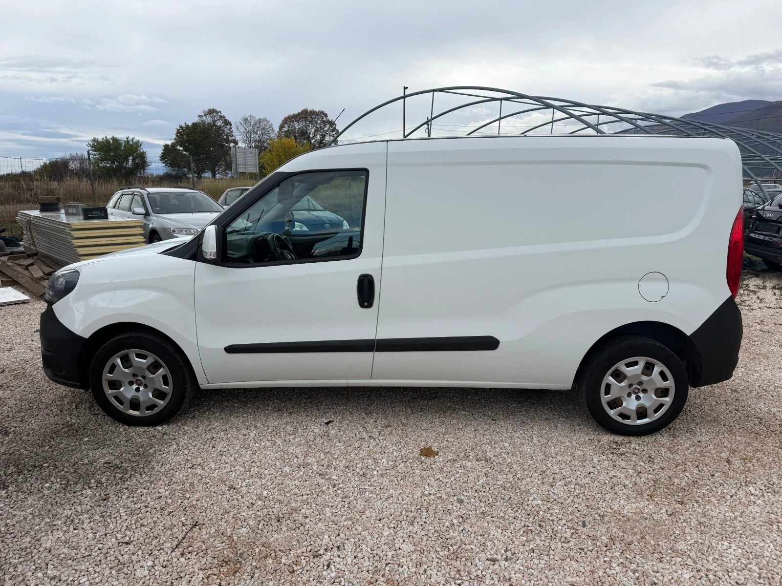 Fiat Doblo Maxi Фабричнен метан.Като нова!!! - изображение 5 | Auto.bg Fiat Doblo Maxi Фабричнен метан.Като нова!!! - изображение 5