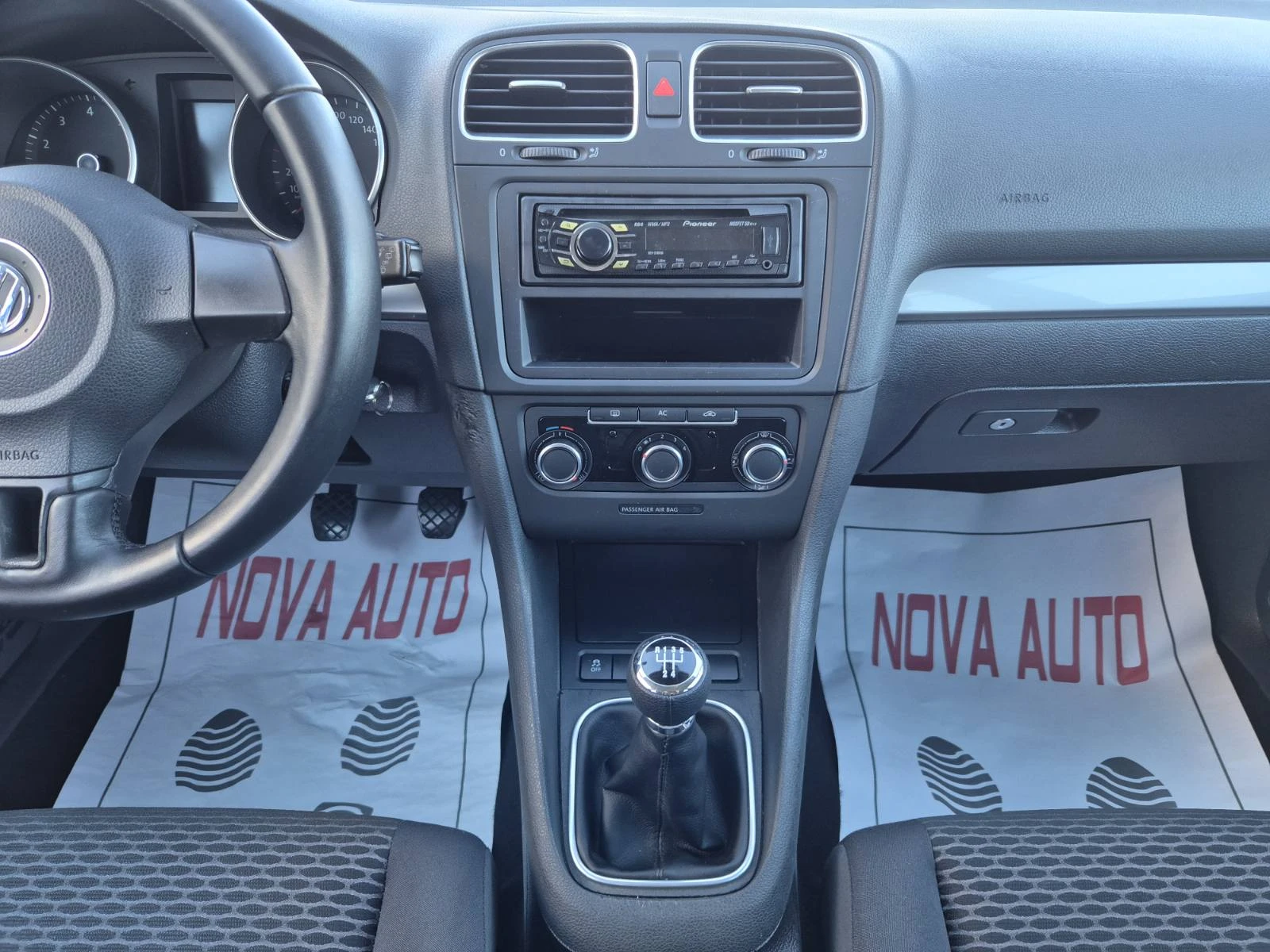 VW Golf 1.4i-ПЕРФЕКТЕН-UNITED - изображение 9 | Auto.bg VW Golf 1.4i-ПЕРФЕКТЕН-UNITED - изображение 9