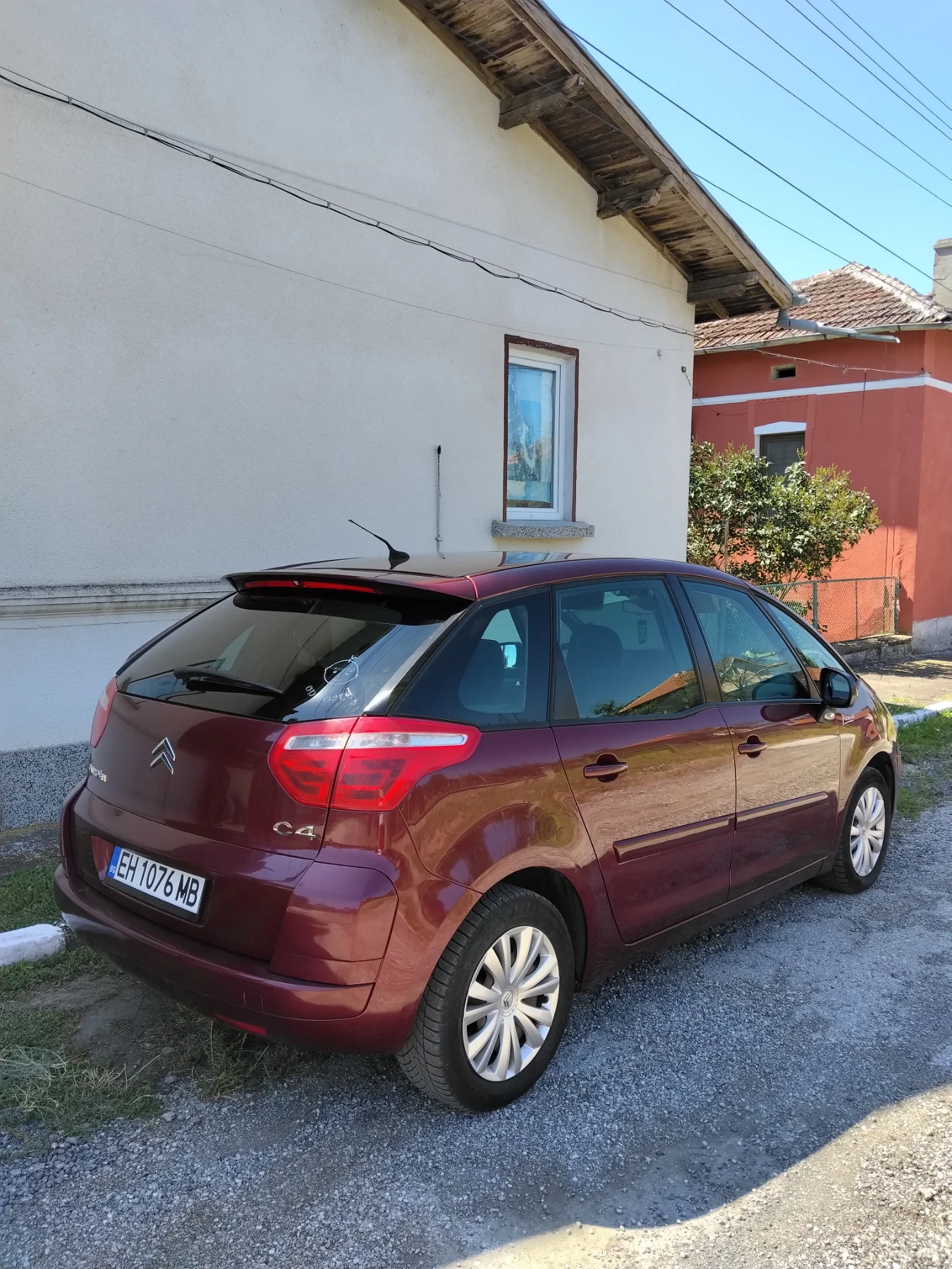 Citroen C4 Picasso 1.8 Газ-Бензин, Климатрпник, 125 к. с. | Auto.bg — изображение 1 Citroen C4 Picasso 1.8 Газ-Бензин, Климатрпник, 125 к. с. | Auto.bg — изображение 1