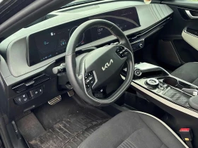 Kia EV6 * Land w/GT Line Pkg AWD * CARFAX * БЕЗ ПЪРВОНАЧАЛ | Auto.bg — изображение 5 Kia EV6 * Land w/GT Line Pkg AWD * CARFAX * БЕЗ ПЪРВОНАЧАЛ | Auto.bg — изображение 5