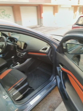 Lada Vesta SW cross - 9500 € / 18580.38 лв. - 18959769 5 | Car24.bg Lada Vesta SW cross - 9500 € / 18580.38 лв. - 18959769 5