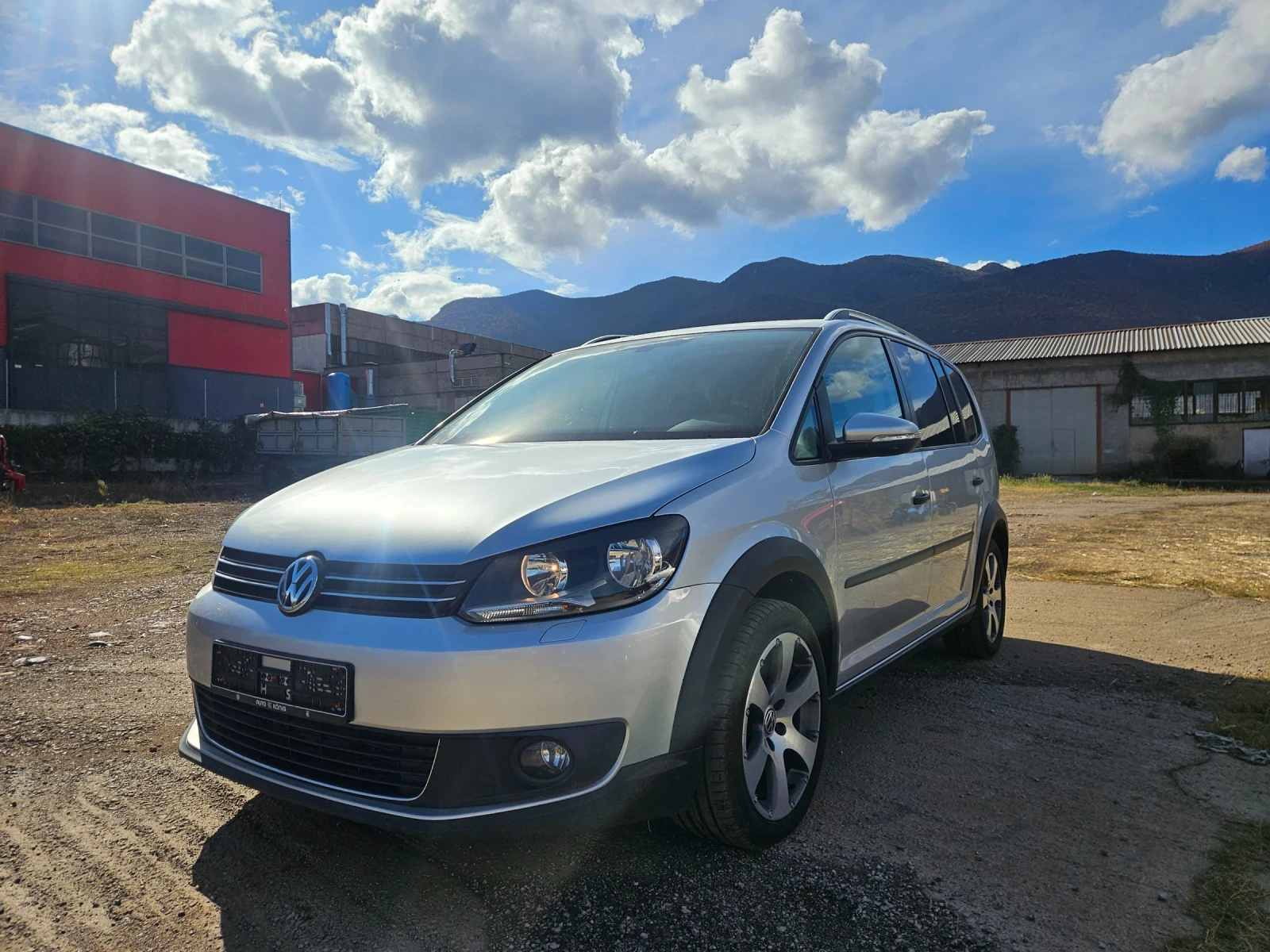 VW Touran 2.0TDi 140кс./Подгрев/7Места | Auto.bg — изображение 1 VW Touran 2.0TDi 140кс./Подгрев/7Места | Auto.bg — изображение 1