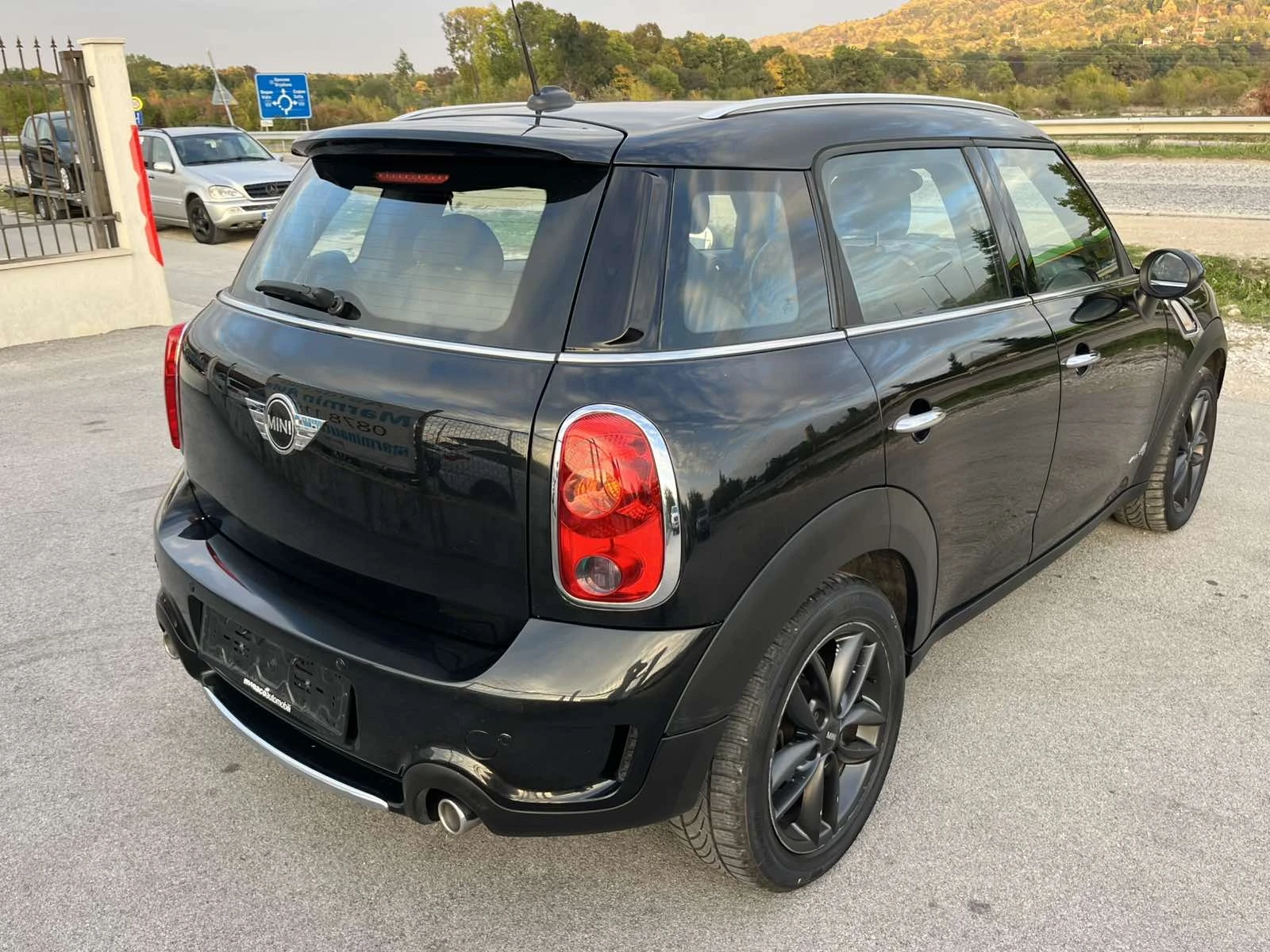 Mini Countryman S-ALL4 2.0TDI 143кс NAVI АВТОМАТ ВНОС ИТАЛИЯ - изображение 4 | Auto.bg Mini Countryman S-ALL4 2.0TDI 143кс NAVI АВТОМАТ ВНОС ИТАЛИЯ - изображение 4