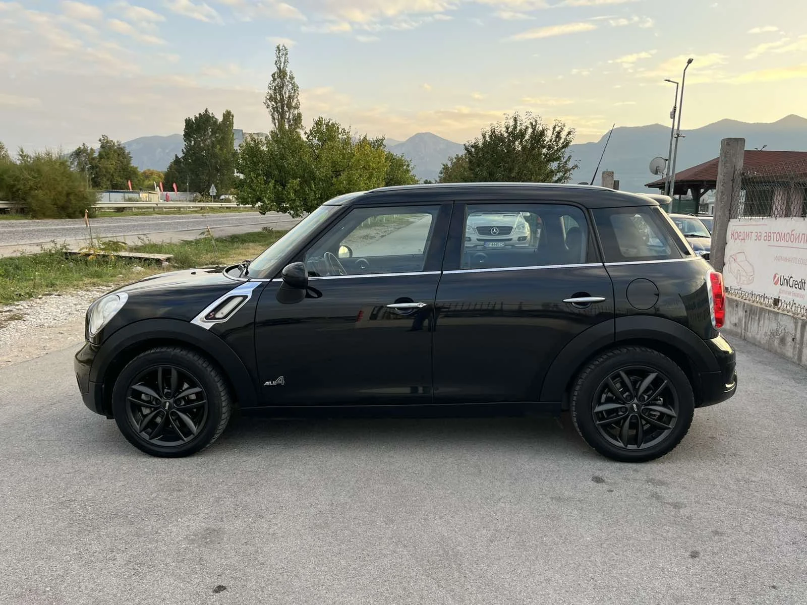 Mini Countryman S-ALL4 2.0TDI 143кс NAVI АВТОМАТ ВНОС ИТАЛИЯ - изображение 6 | Auto.bg Mini Countryman S-ALL4 2.0TDI 143кс NAVI АВТОМАТ ВНОС ИТАЛИЯ - изображение 6