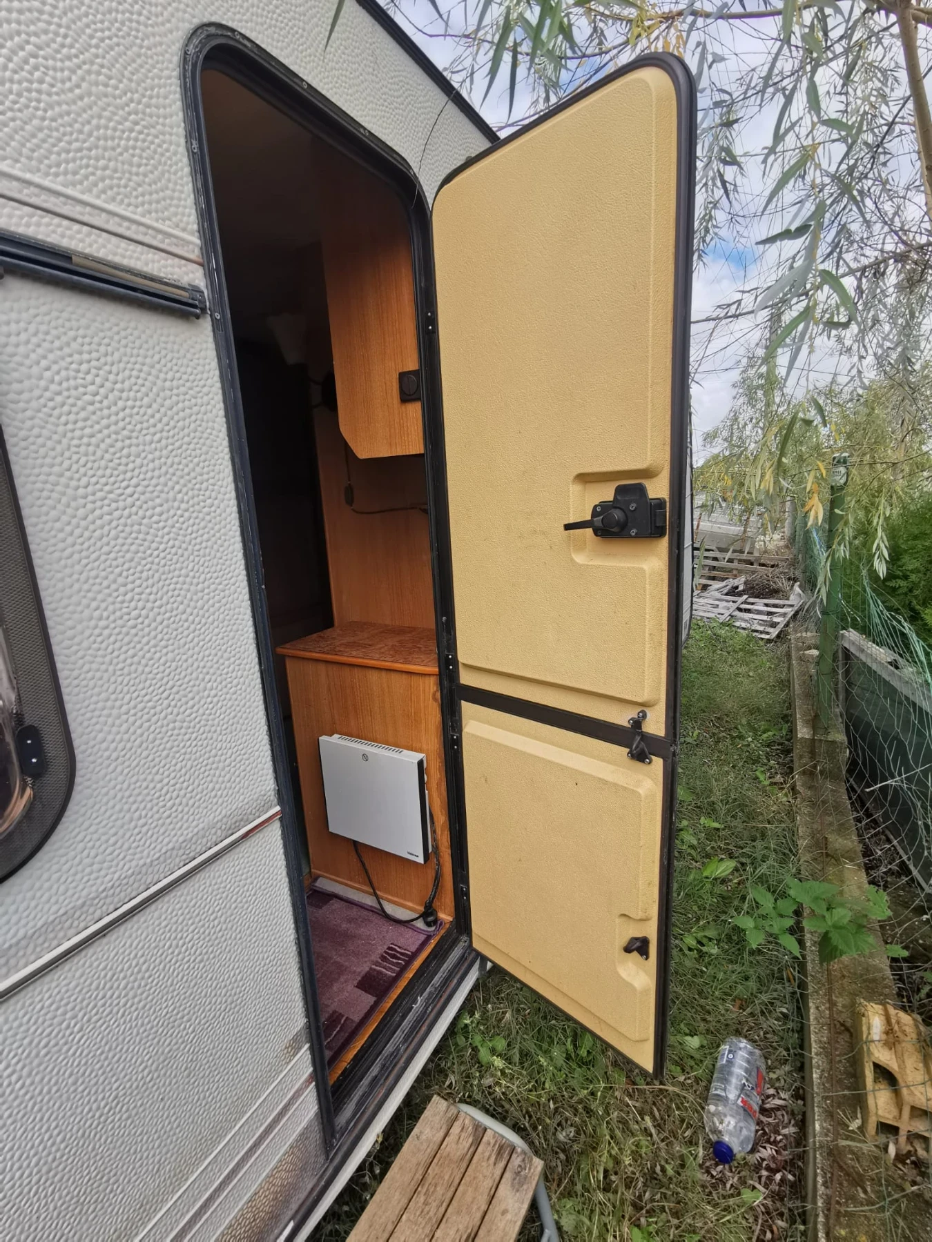 Каравана LMC Munsterland Dominante - изображение 6 | Auto.bg Каравана LMC Munsterland Dominante - изображение 6