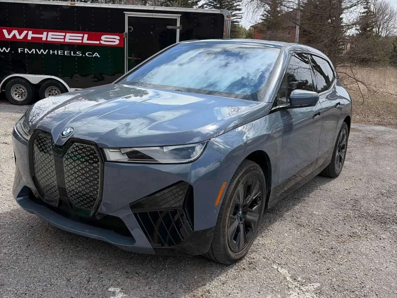 BMW iX xDrive40 CARFAX - 39300 € / 76864.12 лв. - 34808091 1 | Car24.bg BMW iX xDrive40 CARFAX - 39300 € / 76864.12 лв. - 34808091 1