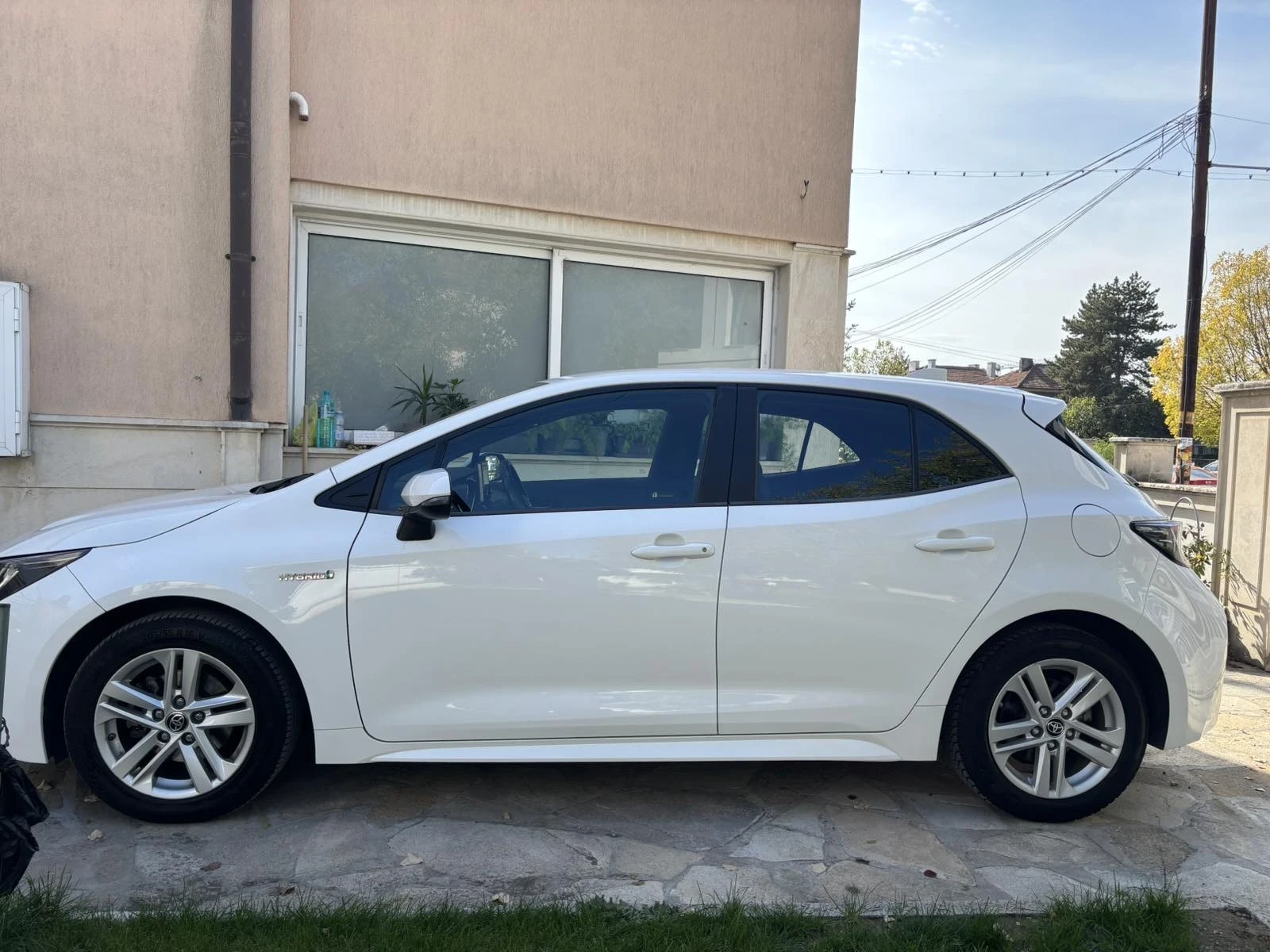 Toyota Corolla 1.8 Hybrid Executive - изображение 4 | Auto.bg Toyota Corolla 1.8 Hybrid Executive - изображение 4