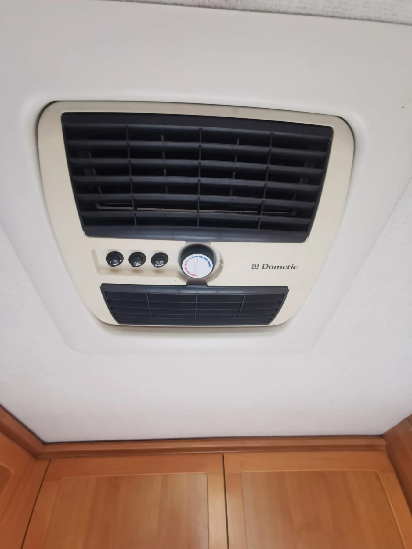 Кемпер HYMER / ERIBA T654 - изображение 9 | Auto.bg Кемпер HYMER / ERIBA T654 - изображение 9